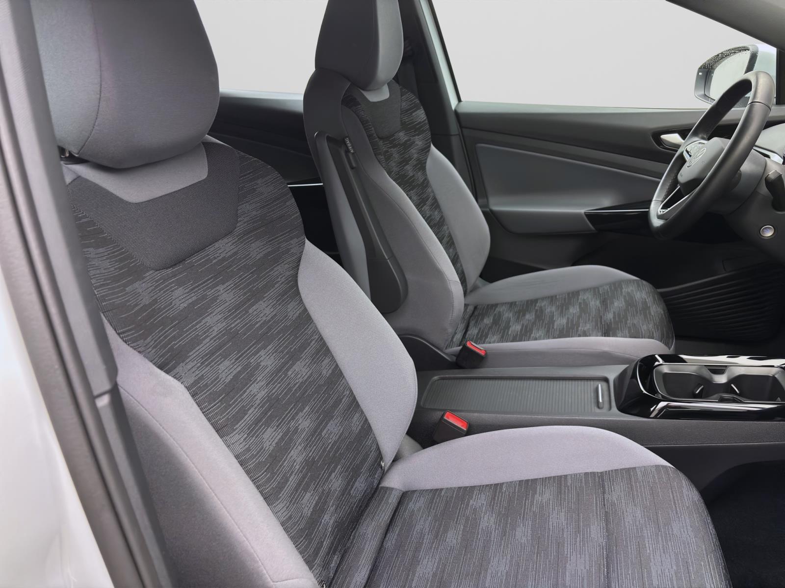 Volkswagen ID.4 PURE NAVI PDC KLIMA SITZHZG LED