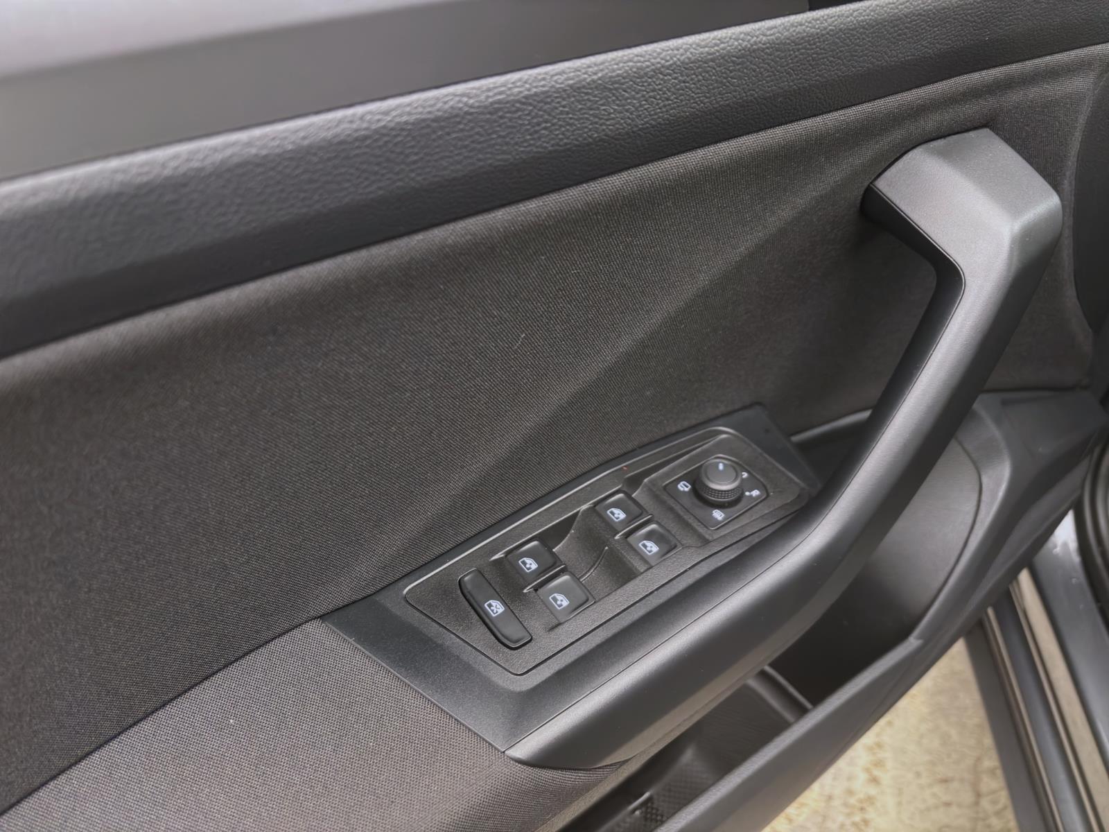 Volkswagen T-Roc 1.0 TSI LIFE NAVI KLIMA PDC SITZHZG