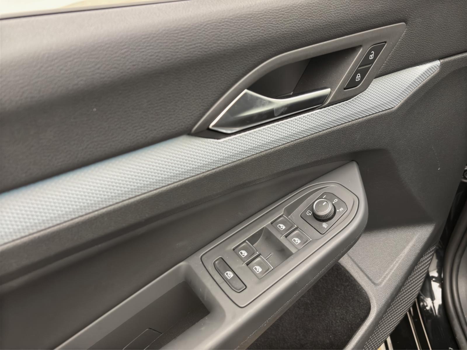 Volkswagen Golf 1.5 TSI GOAL NAVI AHK SITZHZG KLIMA