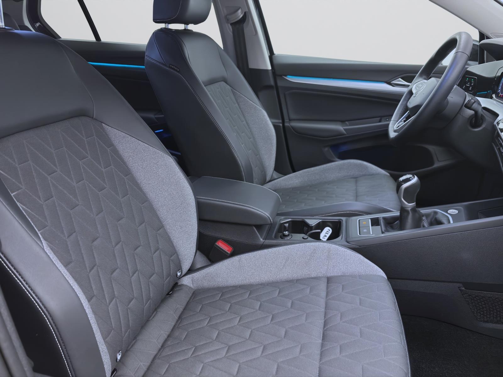 Volkswagen Golf 1.5 TSI GOAL NAVI AHK SITZHZG KLIMA