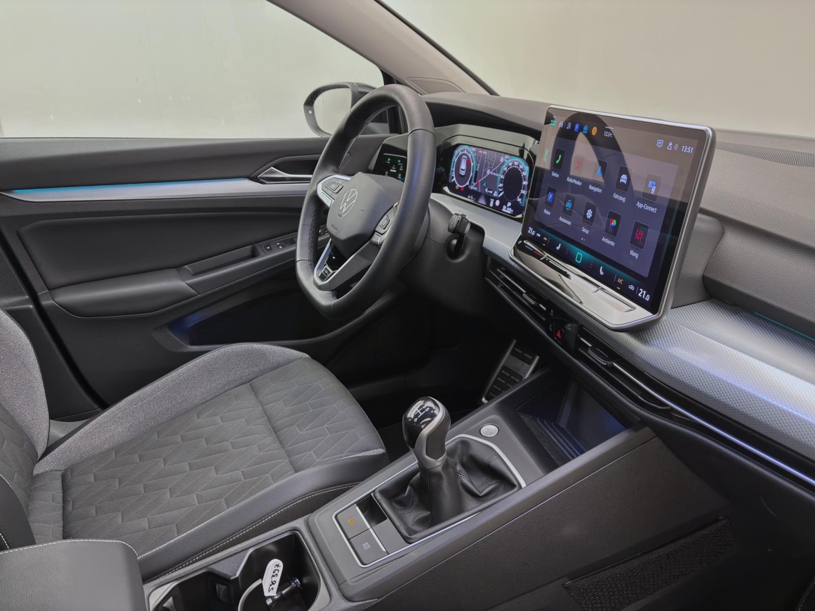 Volkswagen Golf 1.5 TSI GOAL NAVI AHK SITZHZG KLIMA