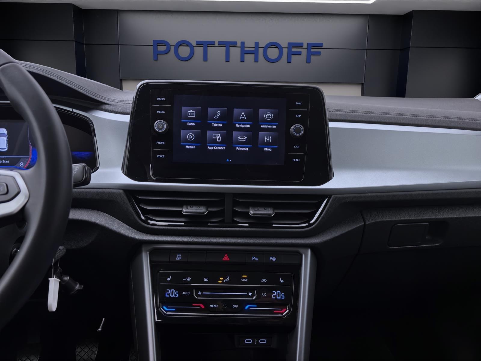 Volkswagen T-Roc 1.0 TSI LIFE NAVI KLIMA PDC LED