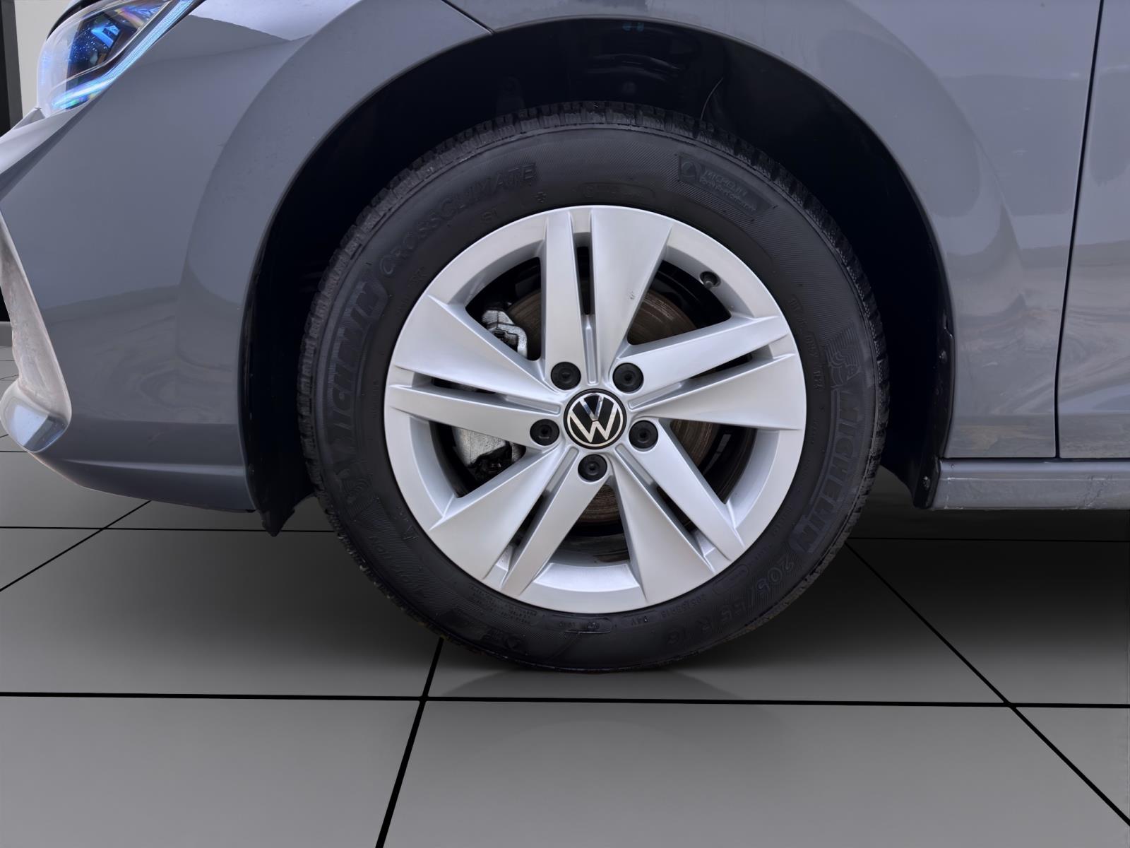Volkswagen Golf 1.5 TSI LIFE NAVI AHK PDC SITZHZG