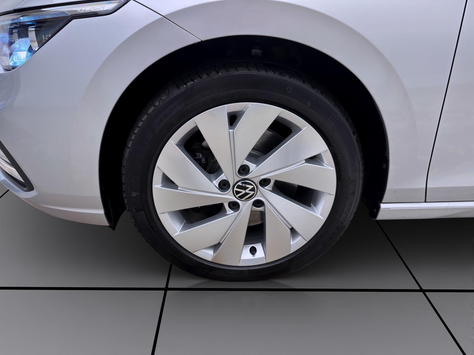Volkswagen Golf Variant 2.0 TDI DSG STYLE NAVI PDC LED SITZHZG