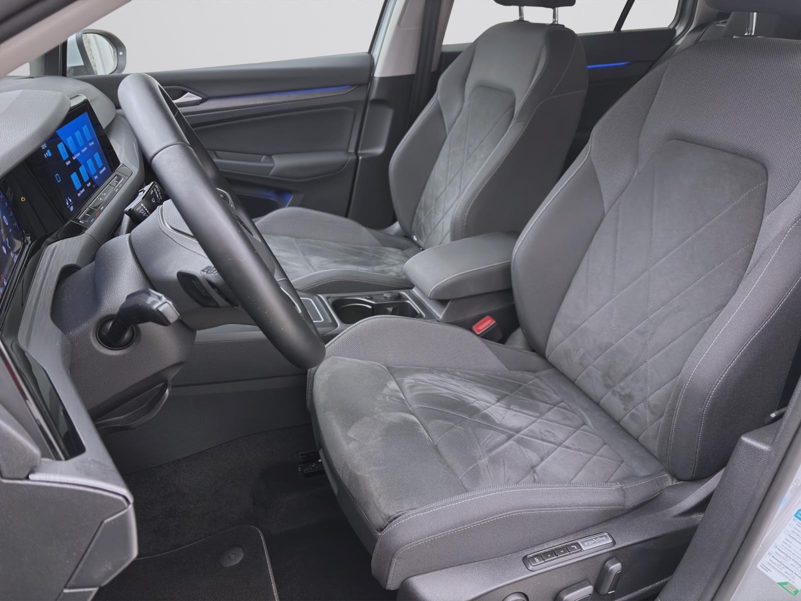 Volkswagen Golf Variant 2.0 TDI DSG STYLE NAVI PDC LED SITZHZG