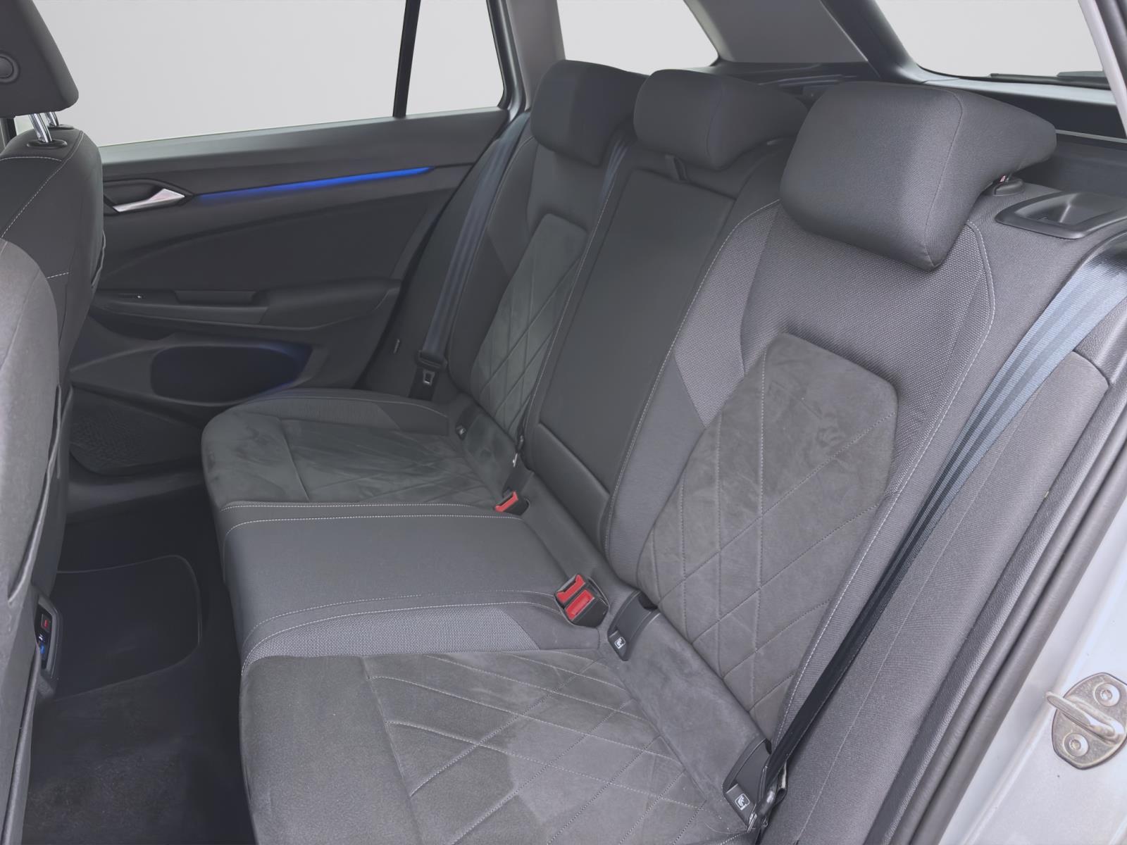 Volkswagen Golf Variant 2.0 TDI DSG STYLE NAVI PDC LED SITZHZG