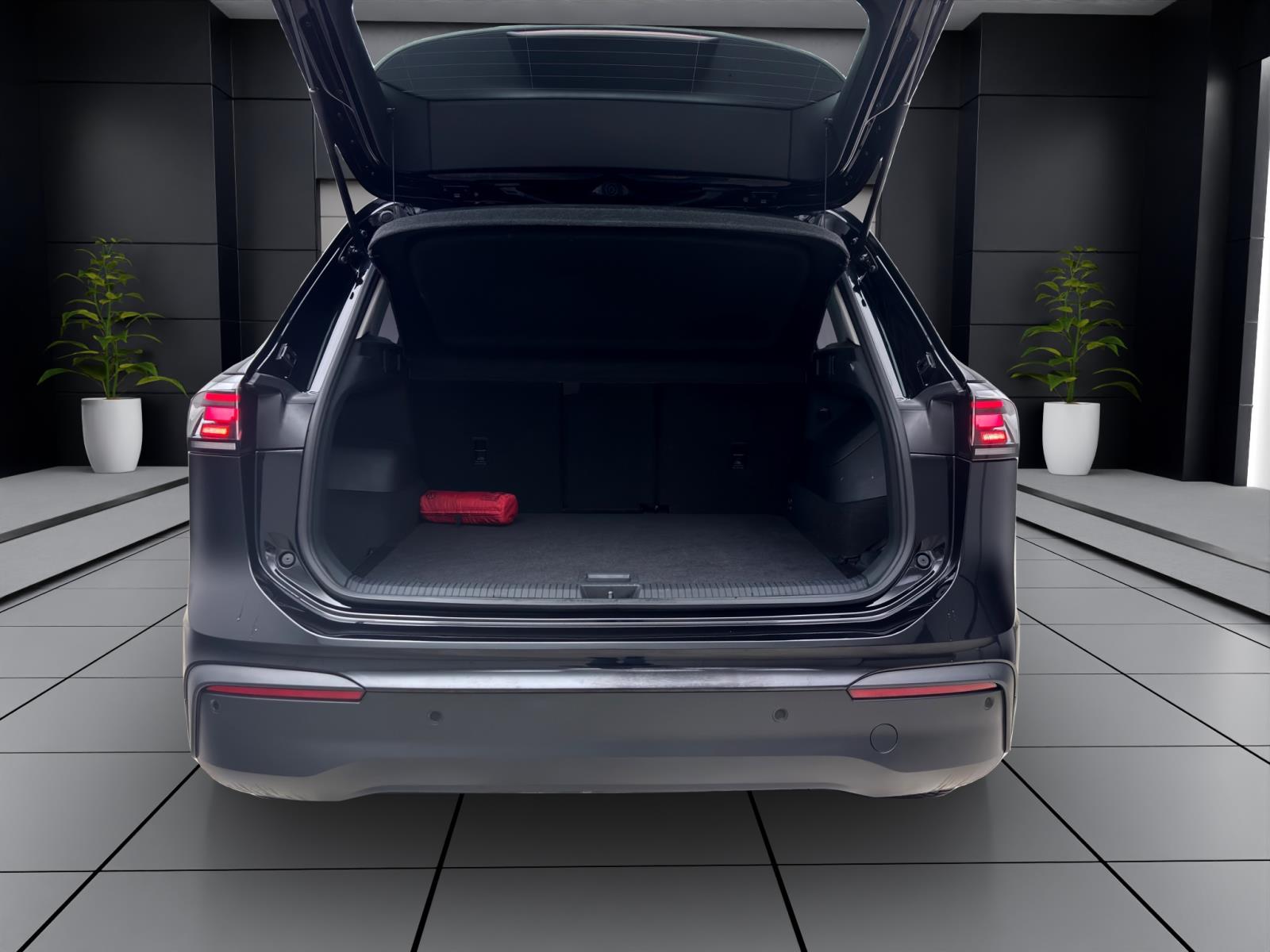 Volkswagen Tiguan 2.0 TDI DSG LIFE NAVI AHK KAMERA SITZHZG
