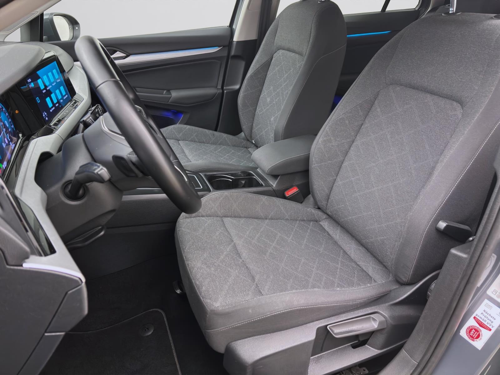 Volkswagen Golf Variant 2.0 TDI DSG LIFE NAVI PDC LED SITZHZG