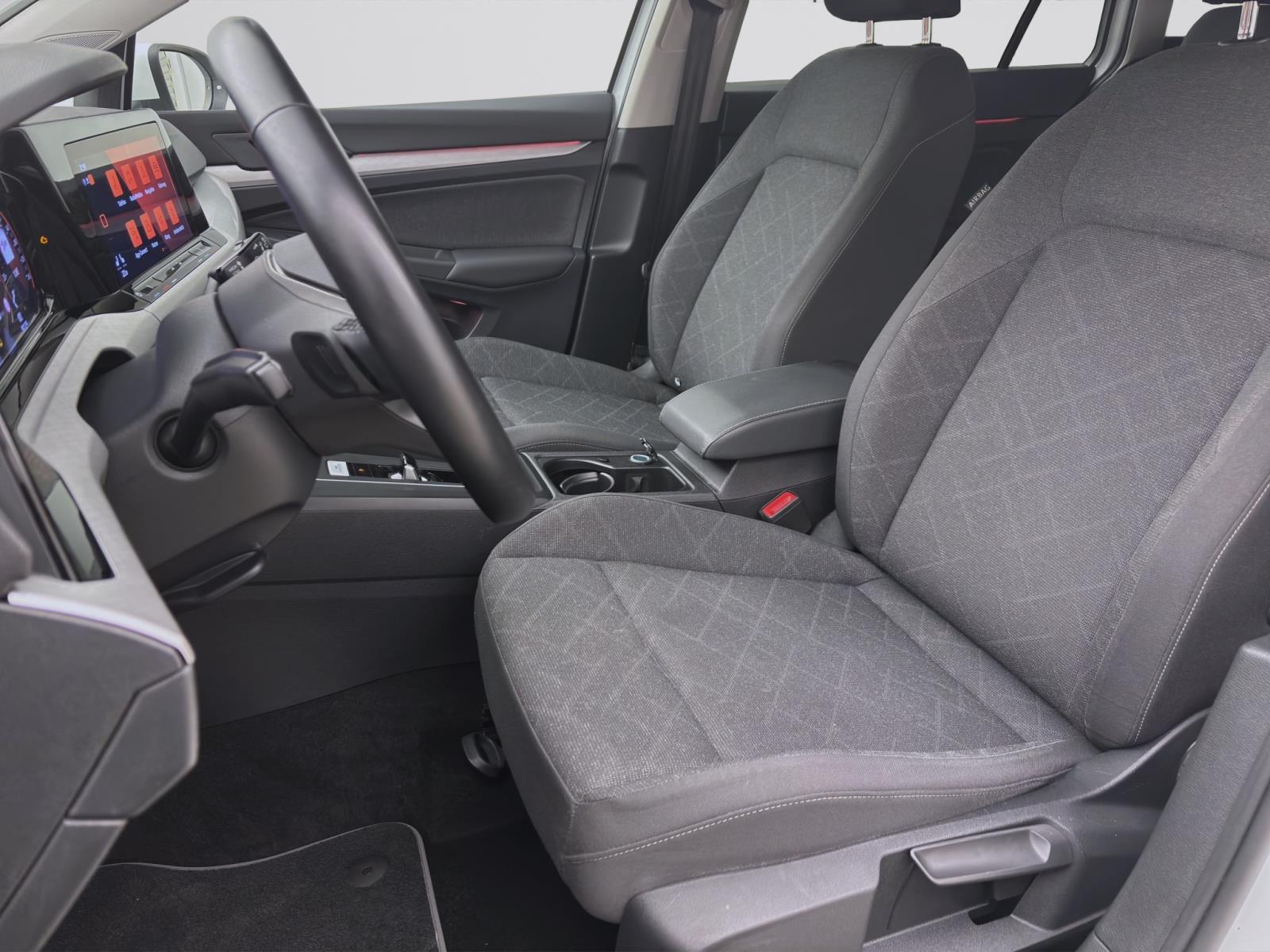 Volkswagen Golf Variant 2.0 TDI DSG LIFE AHK NAVI KAMERA LED