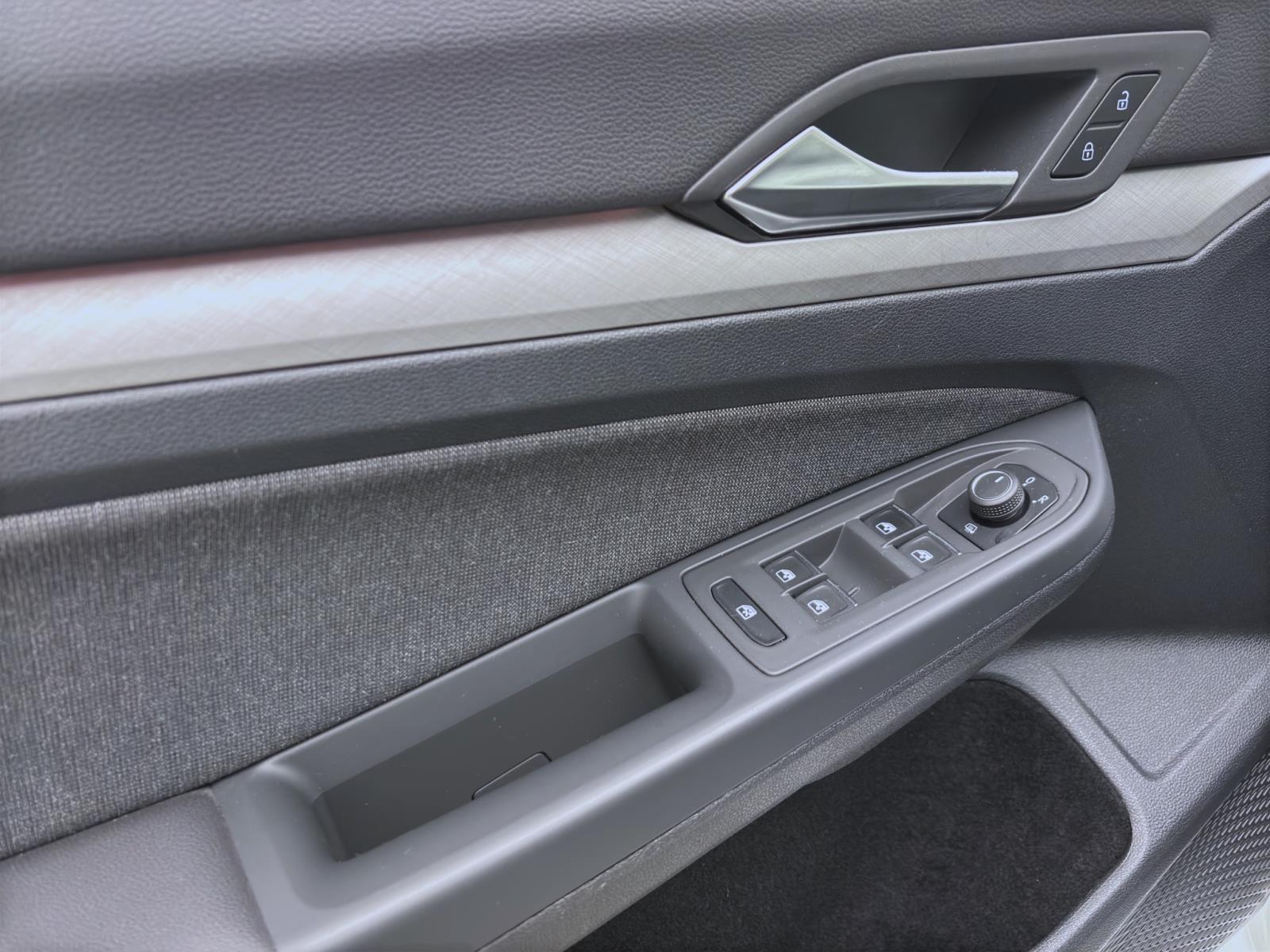 Volkswagen Golf Variant 2.0 TDI DSG LIFE AHK NAVI KAMERA LED