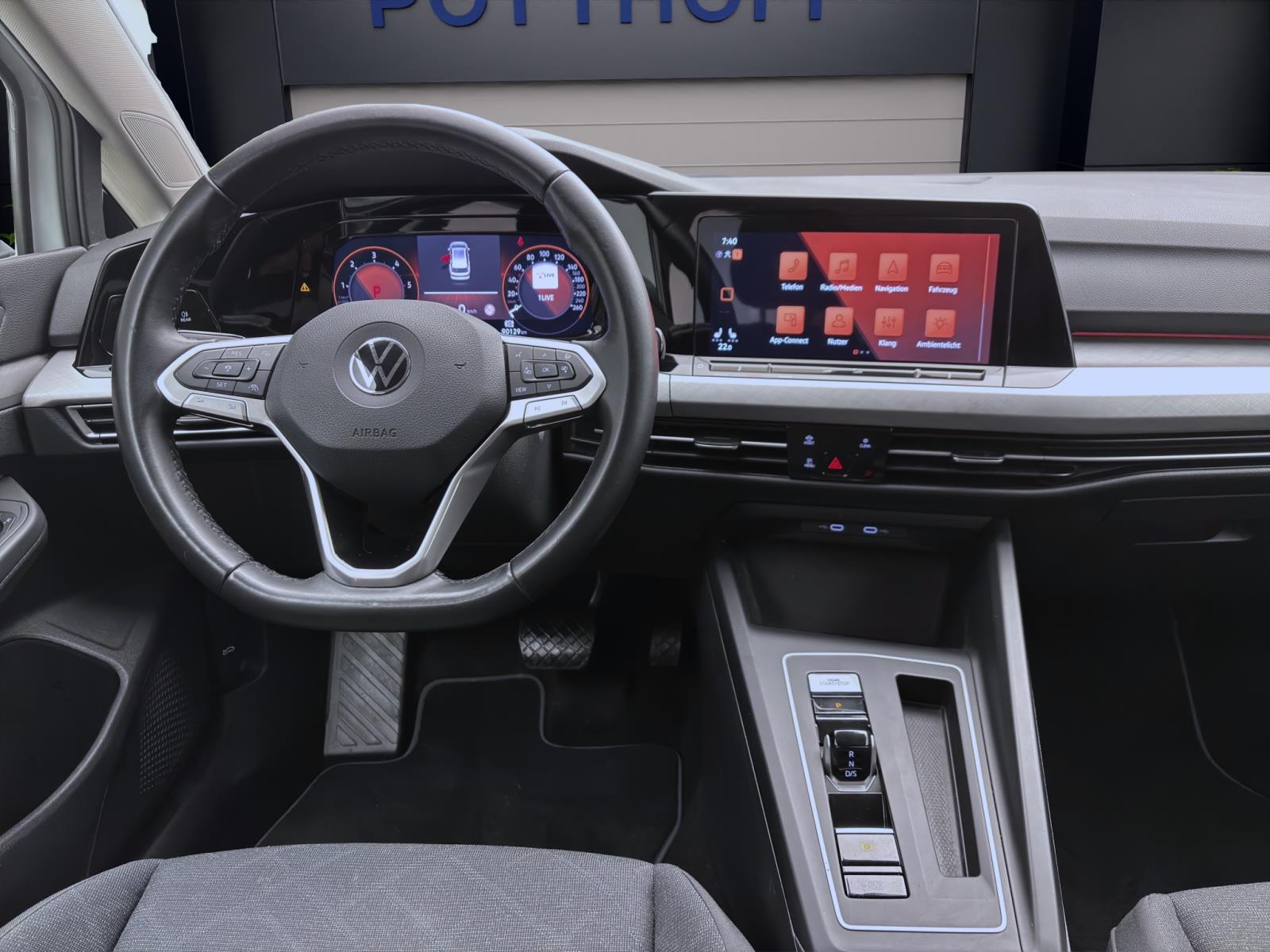 Volkswagen Golf Variant 2.0 TDI DSG LIFE AHK NAVI KAMERA LED