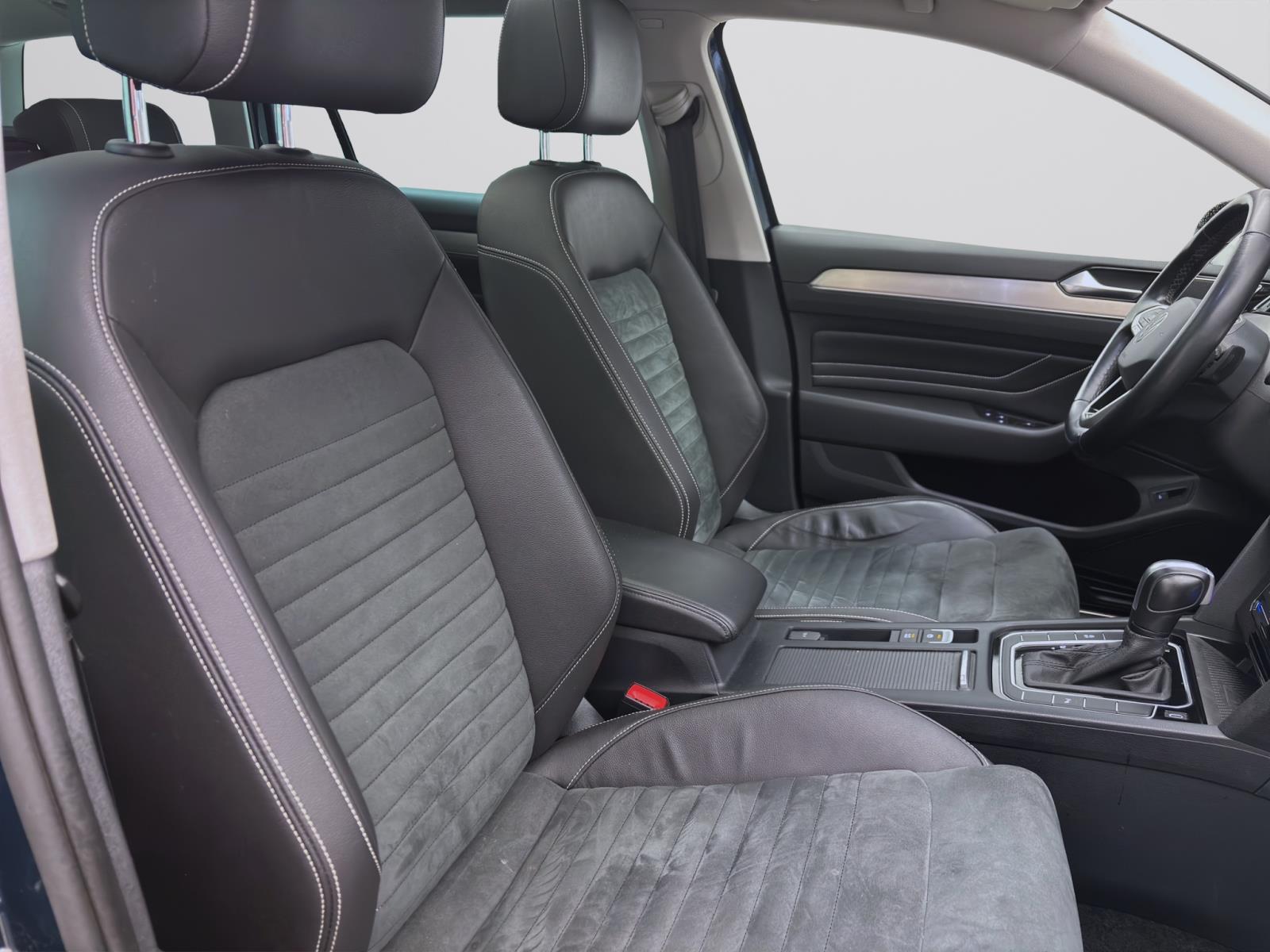 Volkswagen Passat Variant 2.0 TDI DSG ELEGANCE PANO STDHZG NAVI AHK