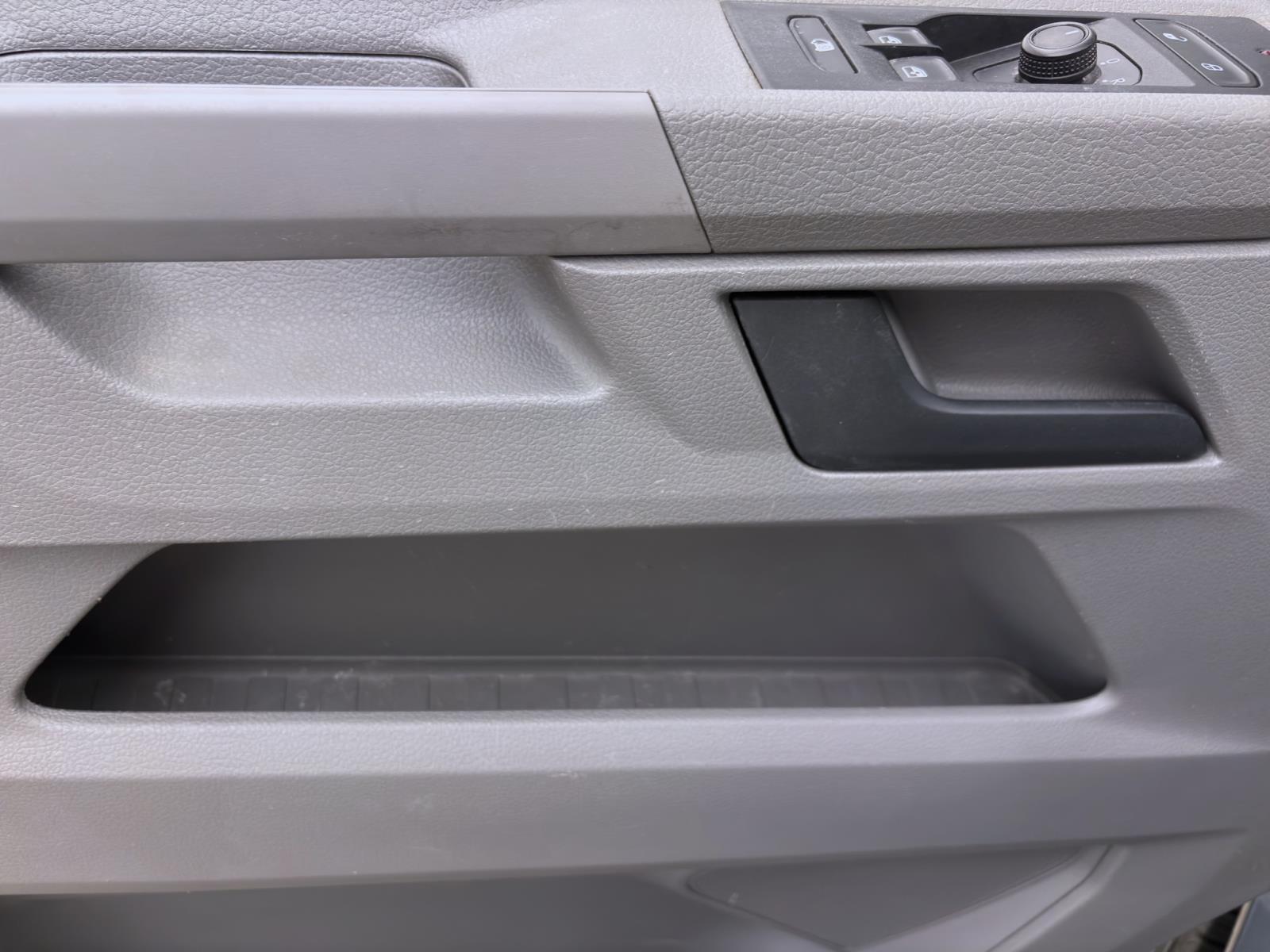 Volkswagen T6.1 Transporter Kasten 2.0 TDI ECO PROFI NAVI KAMERA AHK