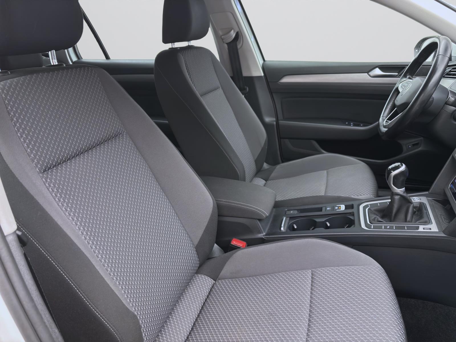 Volkswagen Passat Variant 2.0 TDI BUSINESS NAVI KAMERA PDC LED