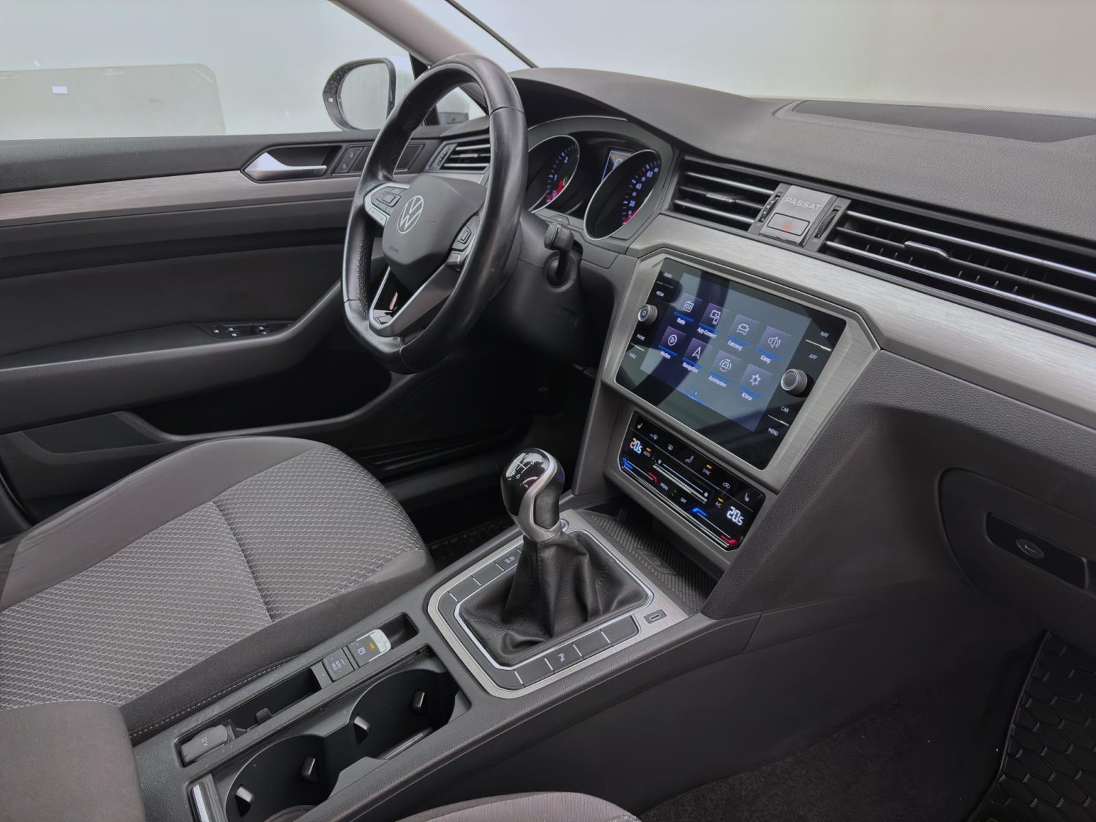 Volkswagen Passat Variant 2.0 TDI BUSINESS NAVI KAMERA PDC LED