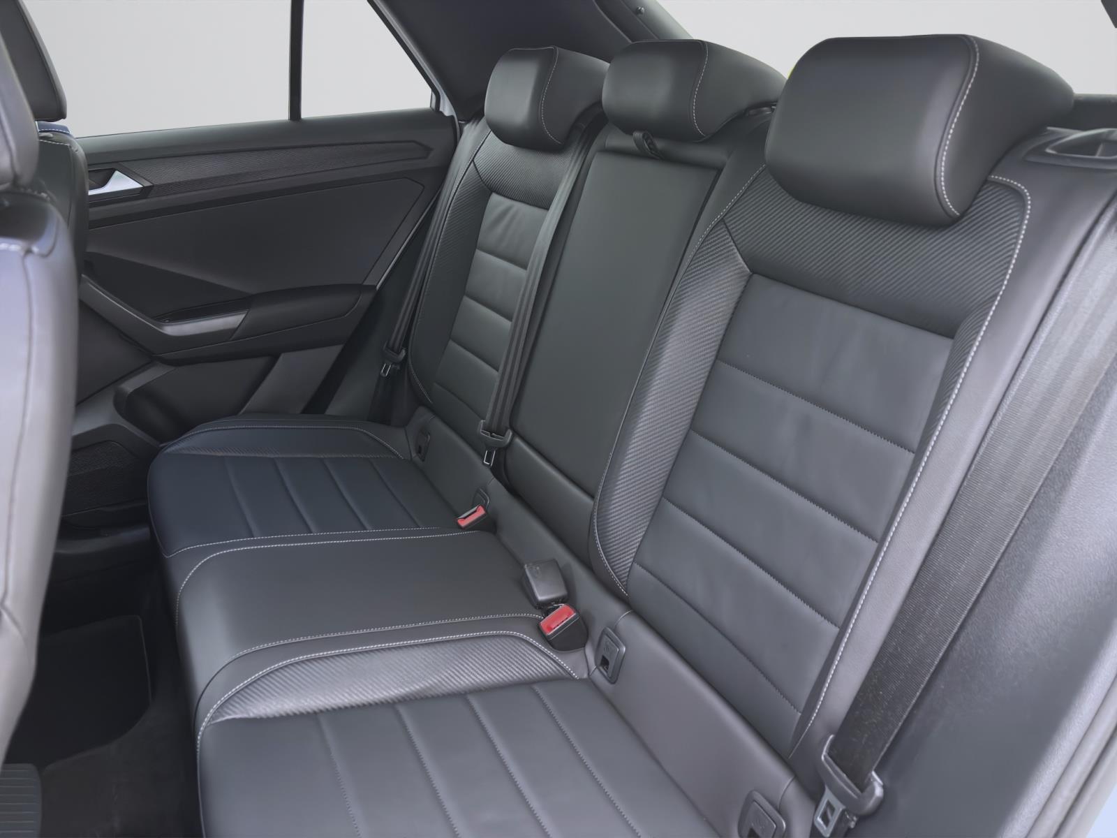 Volkswagen T-Roc 4M R NAVI AHK PANO KAMERA