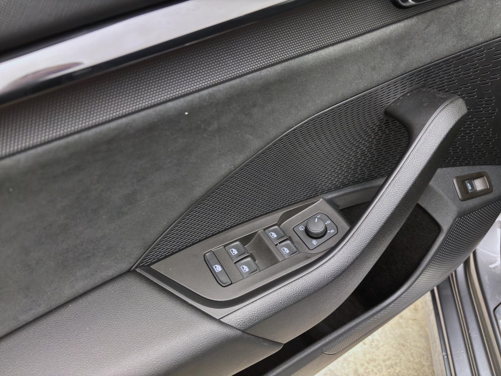 Skoda Octavia Combi 2.0 TSI DSG RS NAVI PANO HuD PDC LED