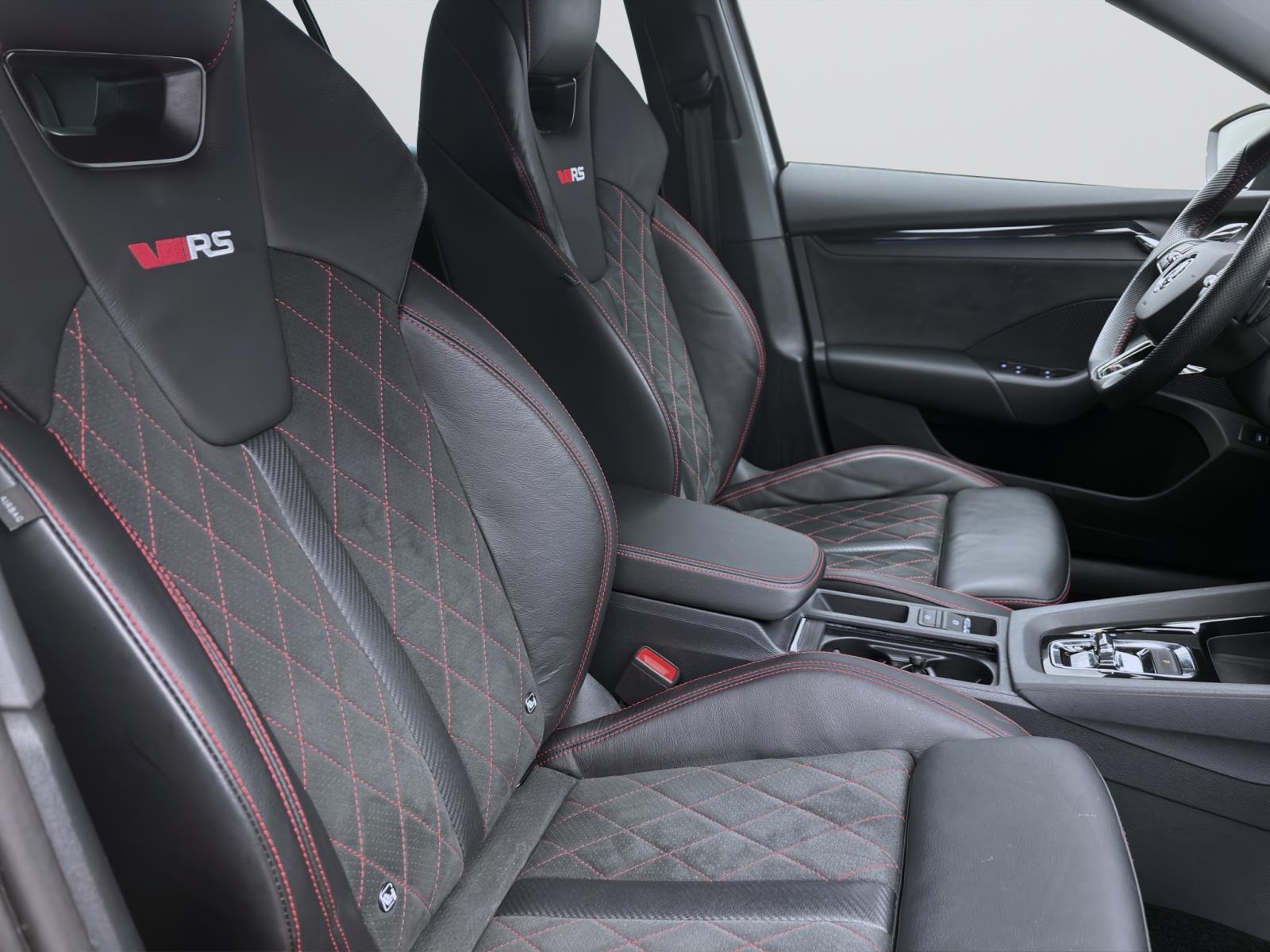 Skoda Octavia Combi 2.0 TSI DSG RS NAVI PANO HuD PDC LED