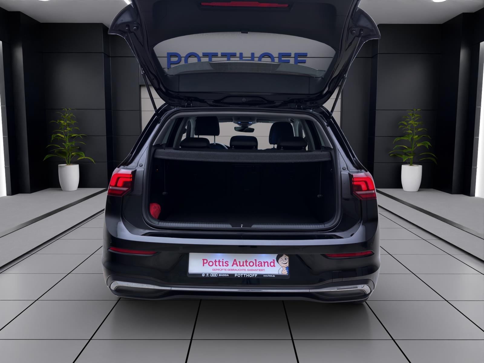 Volkswagen Golf 1.5 TSI GOAL NAVI AHK SITZHZG PDC