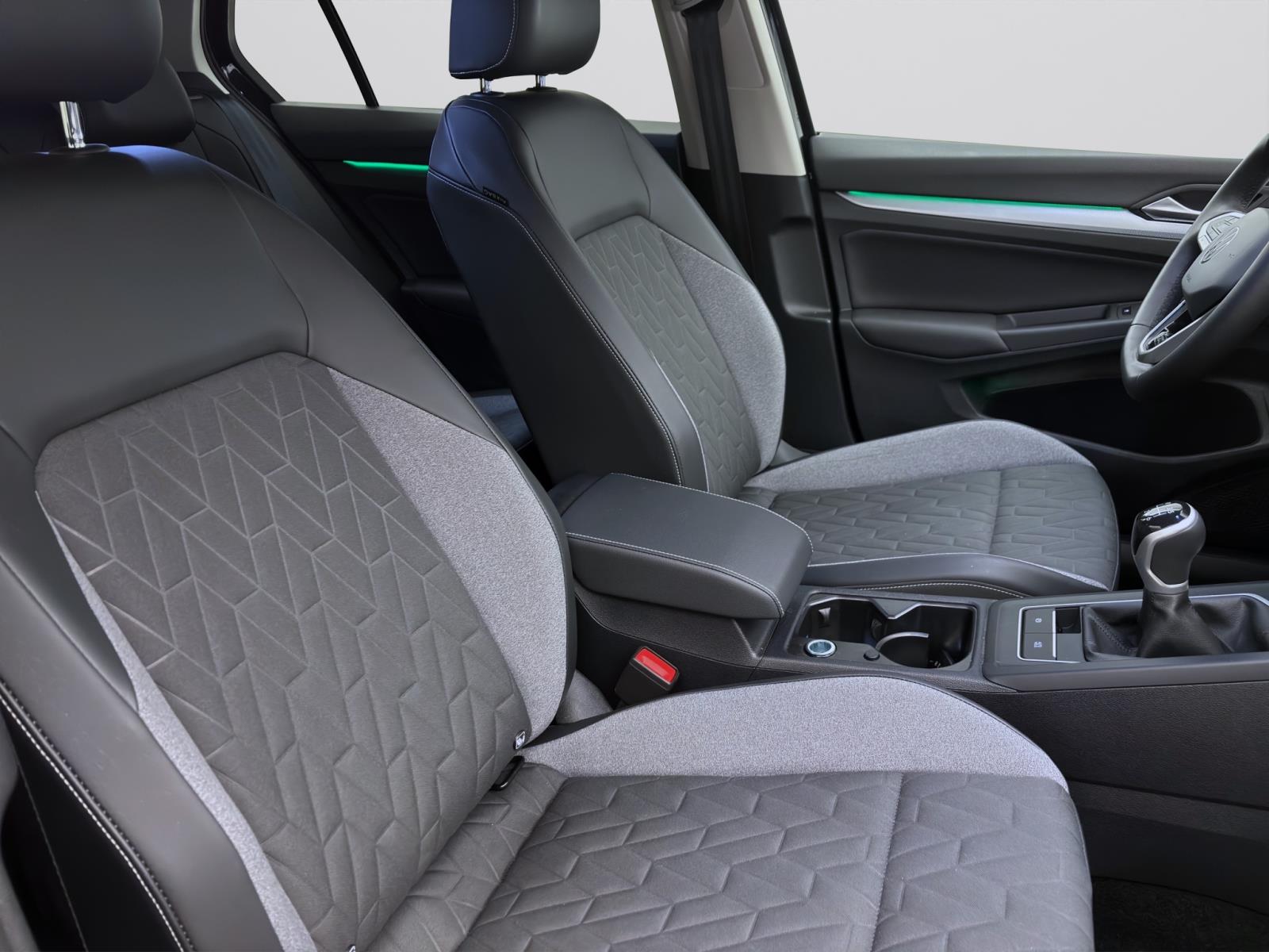 Volkswagen Golf 1.5 TSI GOAL NAVI AHK SITZHZG PDC