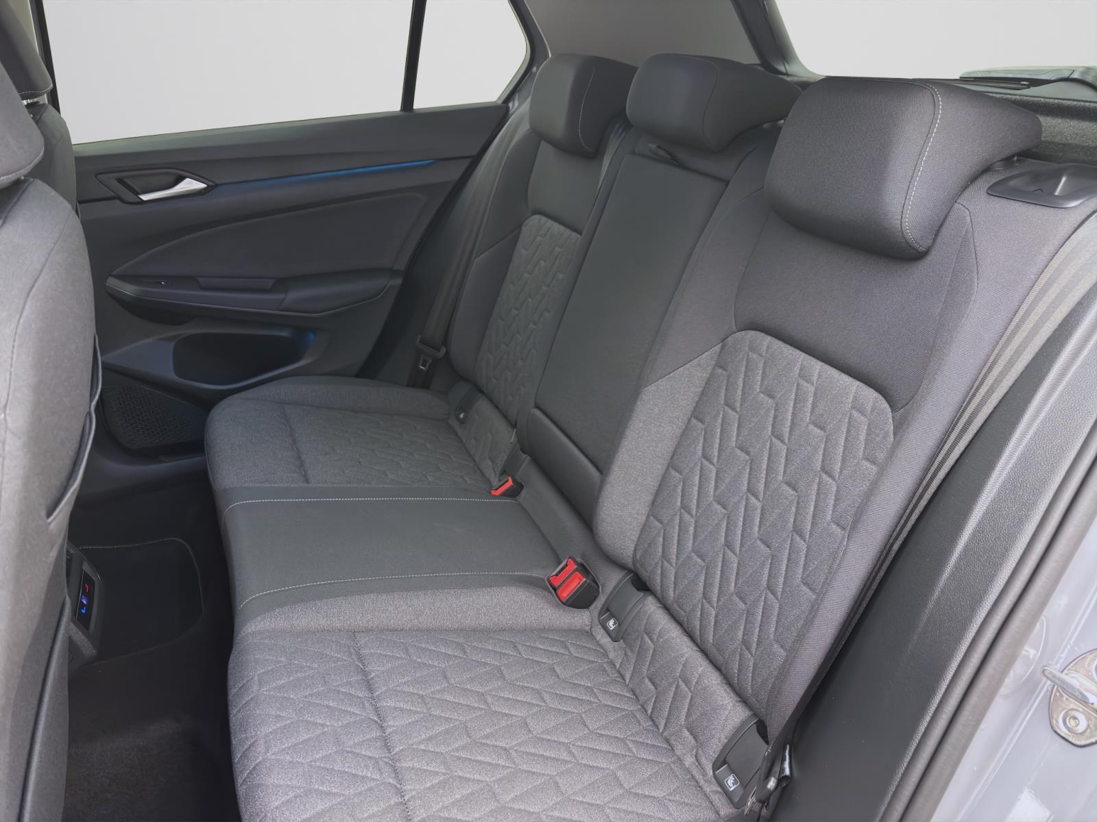 Volkswagen Golf 1.5 TSI LIFE PDC LED KLIMA SITZHZG