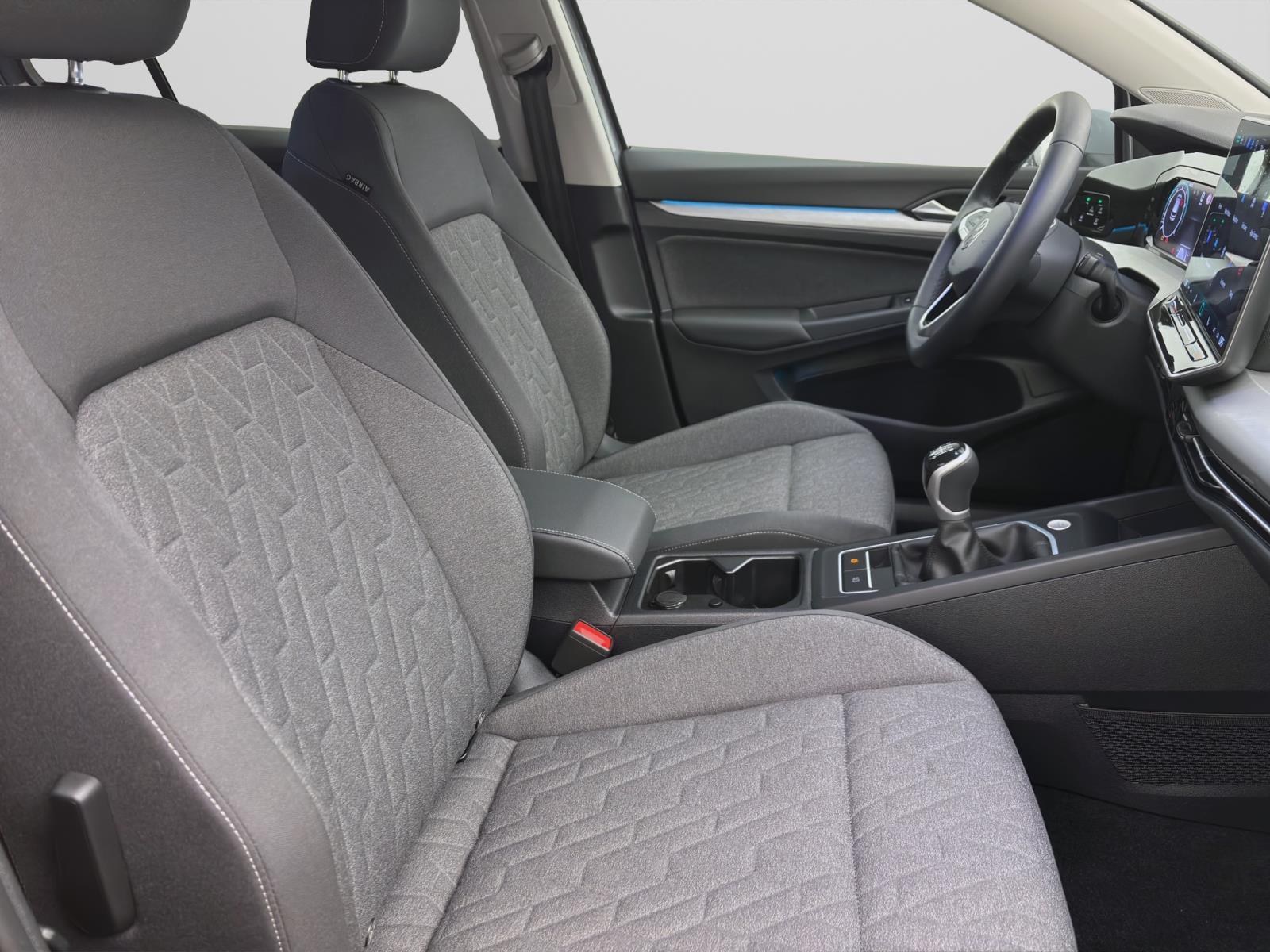 Volkswagen Golf 1.5 TSI LIFE PDC LED KLIMA SITZHZG