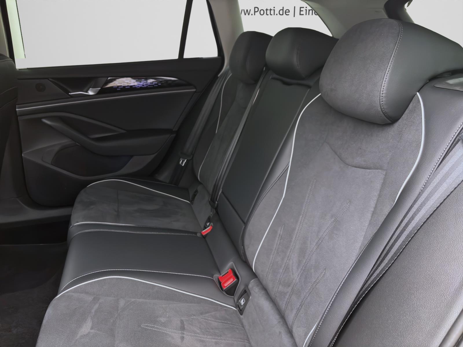 Volkswagen Passat Variant 2.0 TDI DSG ELEGANCE NAVI AHK KAMERA LED
