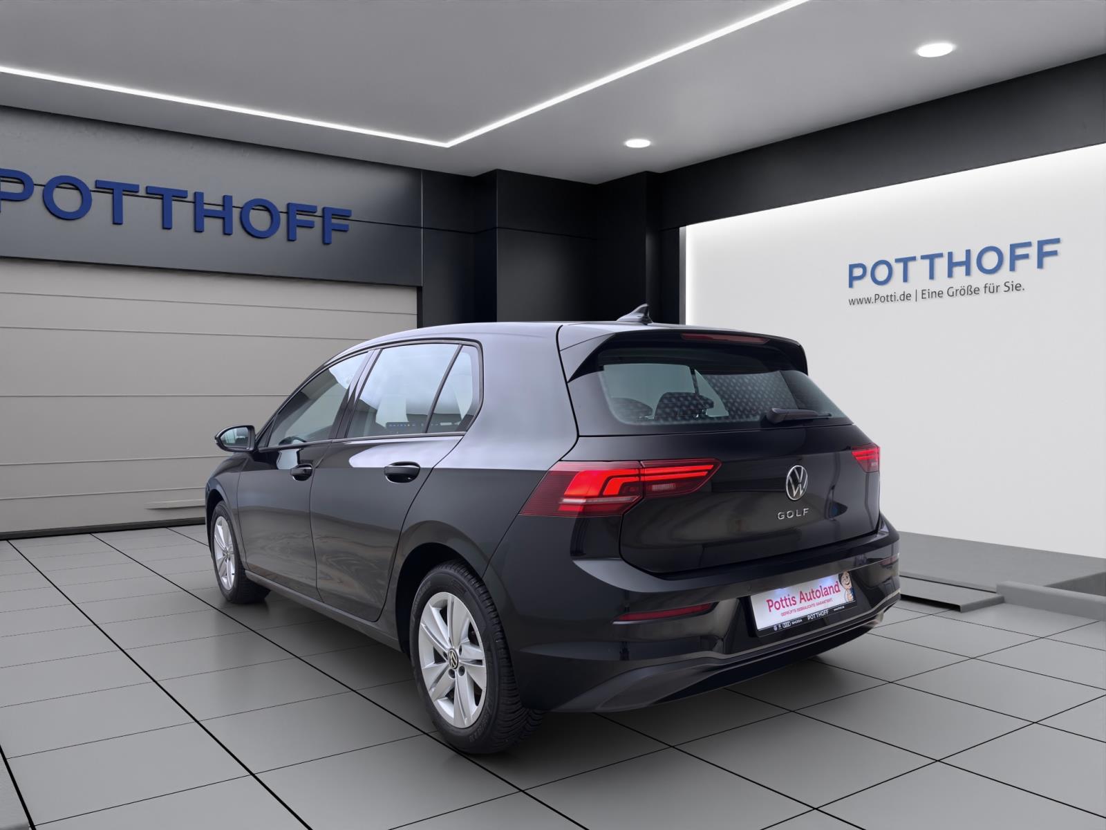 Volkswagen Golf 1.5 TSI LIFE NAVI AHK SITZHZG PDC