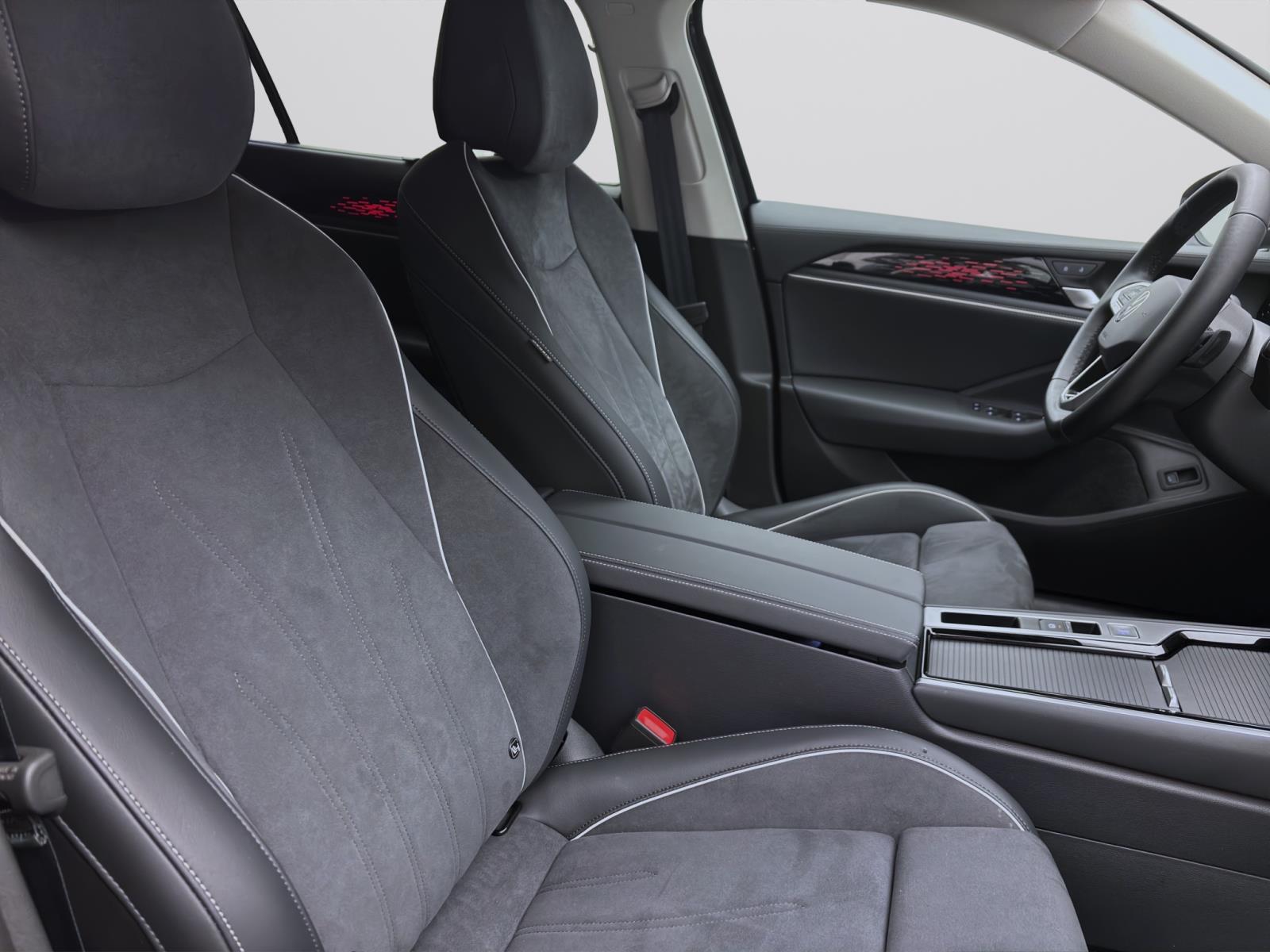 Volkswagen Passat Variant 2.0 TDI DSG ELEGANCE NAVI AHK KAMERA PDC