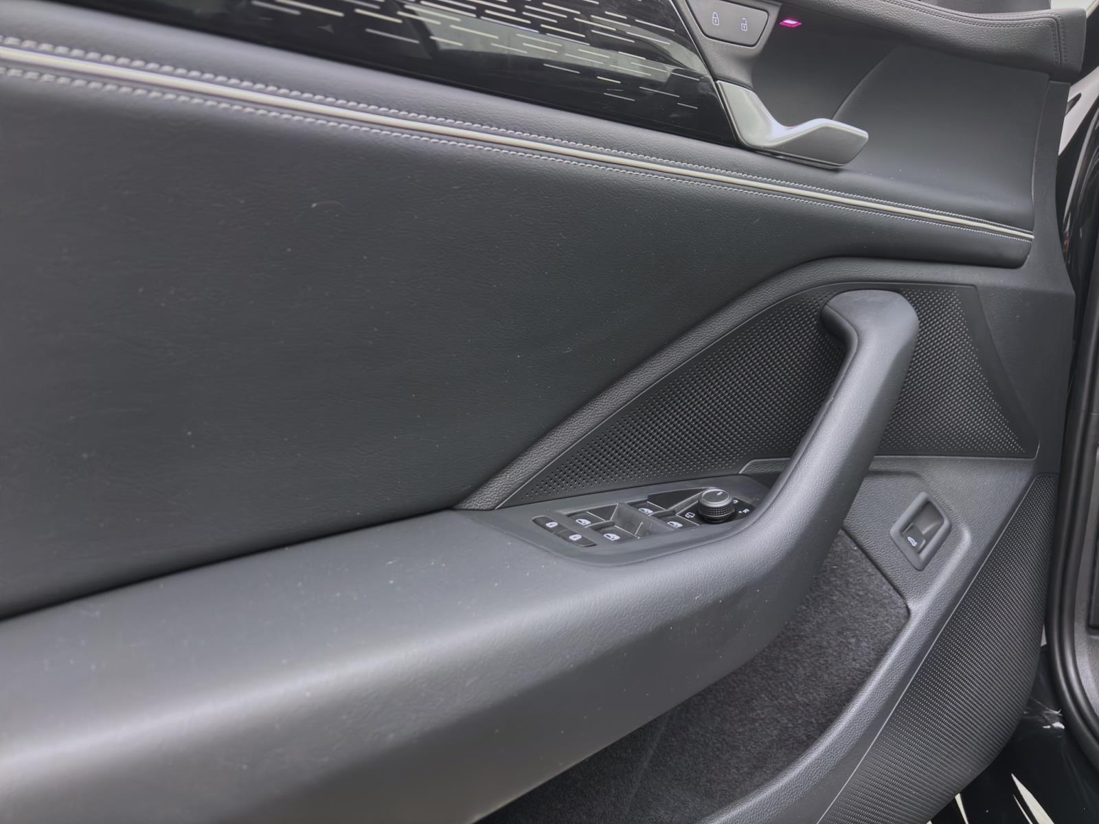 Volkswagen Passat Variant 2.0 TDI DSG ELEGANCE AHK KAMERA NAVI PDC