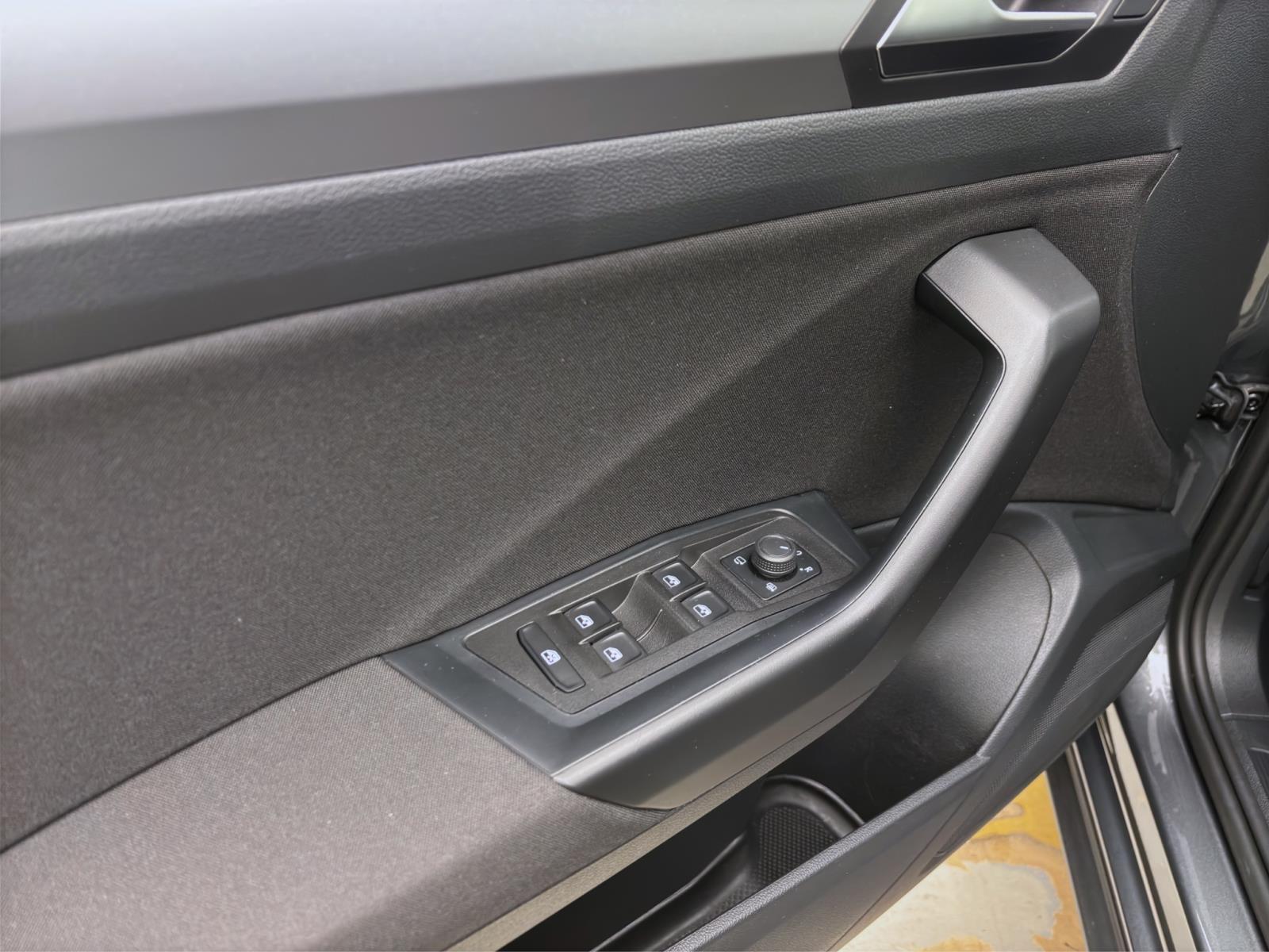 Volkswagen T-Roc 1.0 TSI LIFE NAVI KLIMA PDC SITZHZG