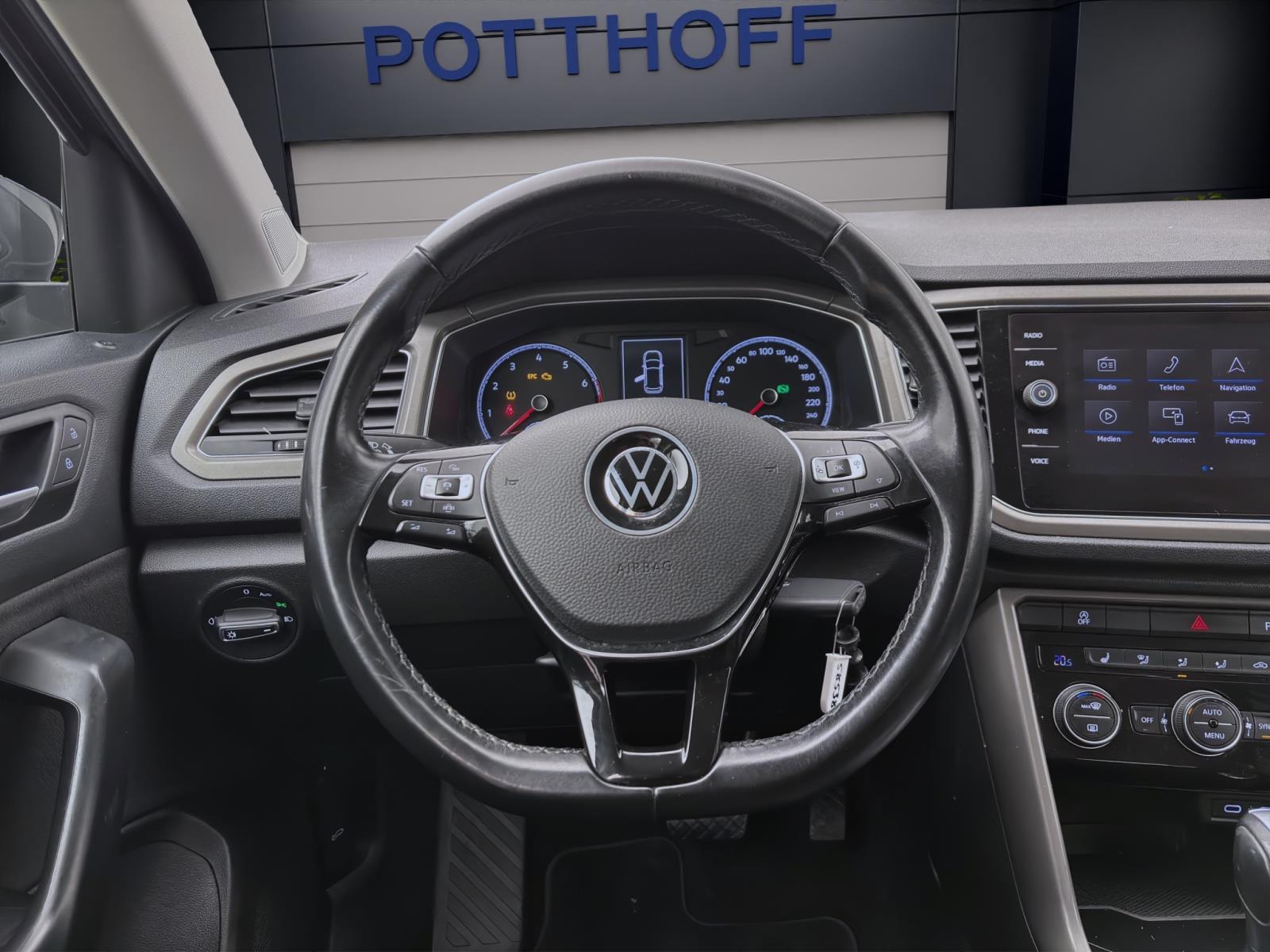 Volkswagen T-Roc 1.5 TSI DSG STYLE NAVI KAMERA PDC SITZHZG