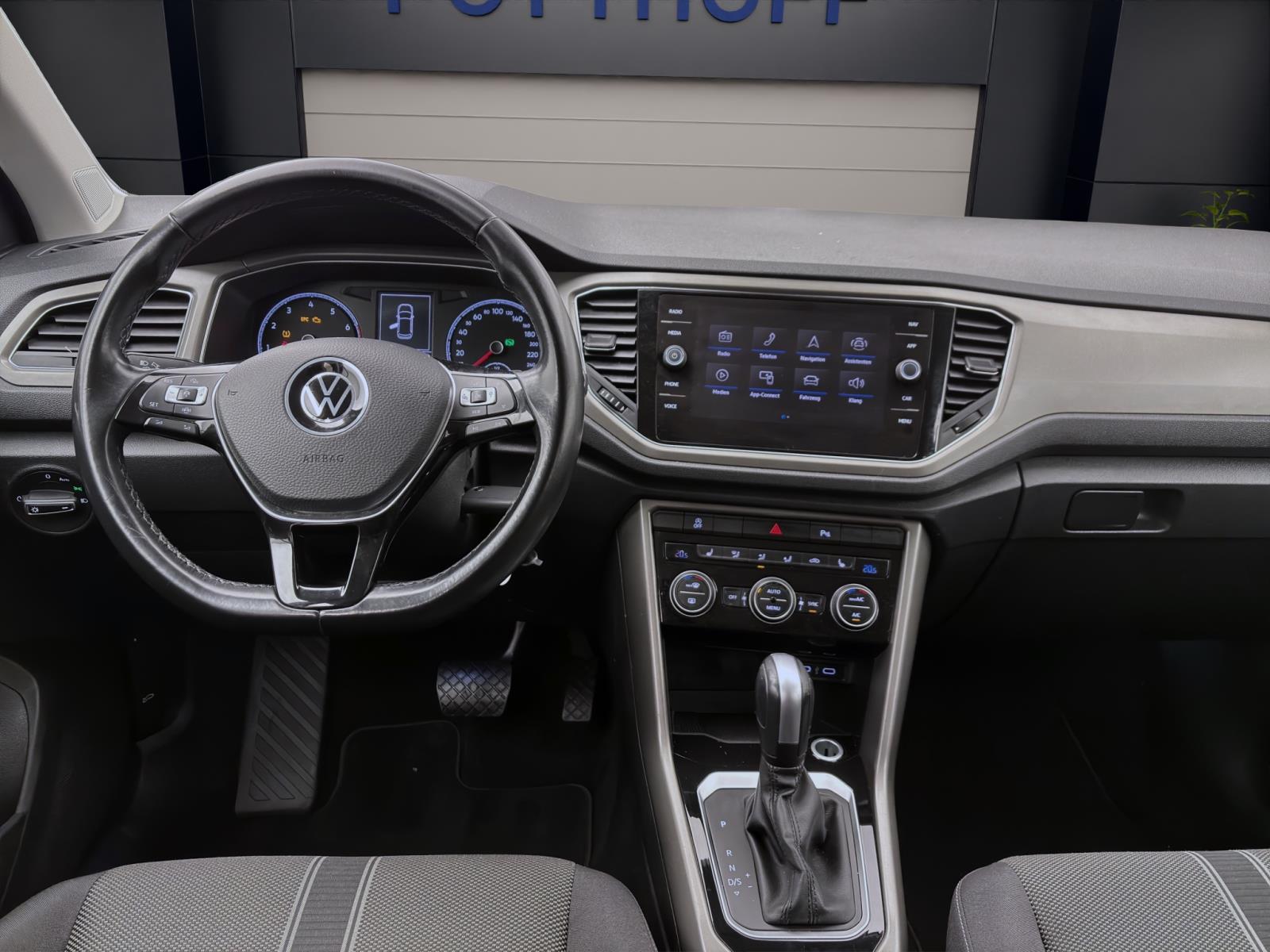 Volkswagen T-Roc 1.5 TSI DSG STYLE NAVI KAMERA PDC SITZHZG