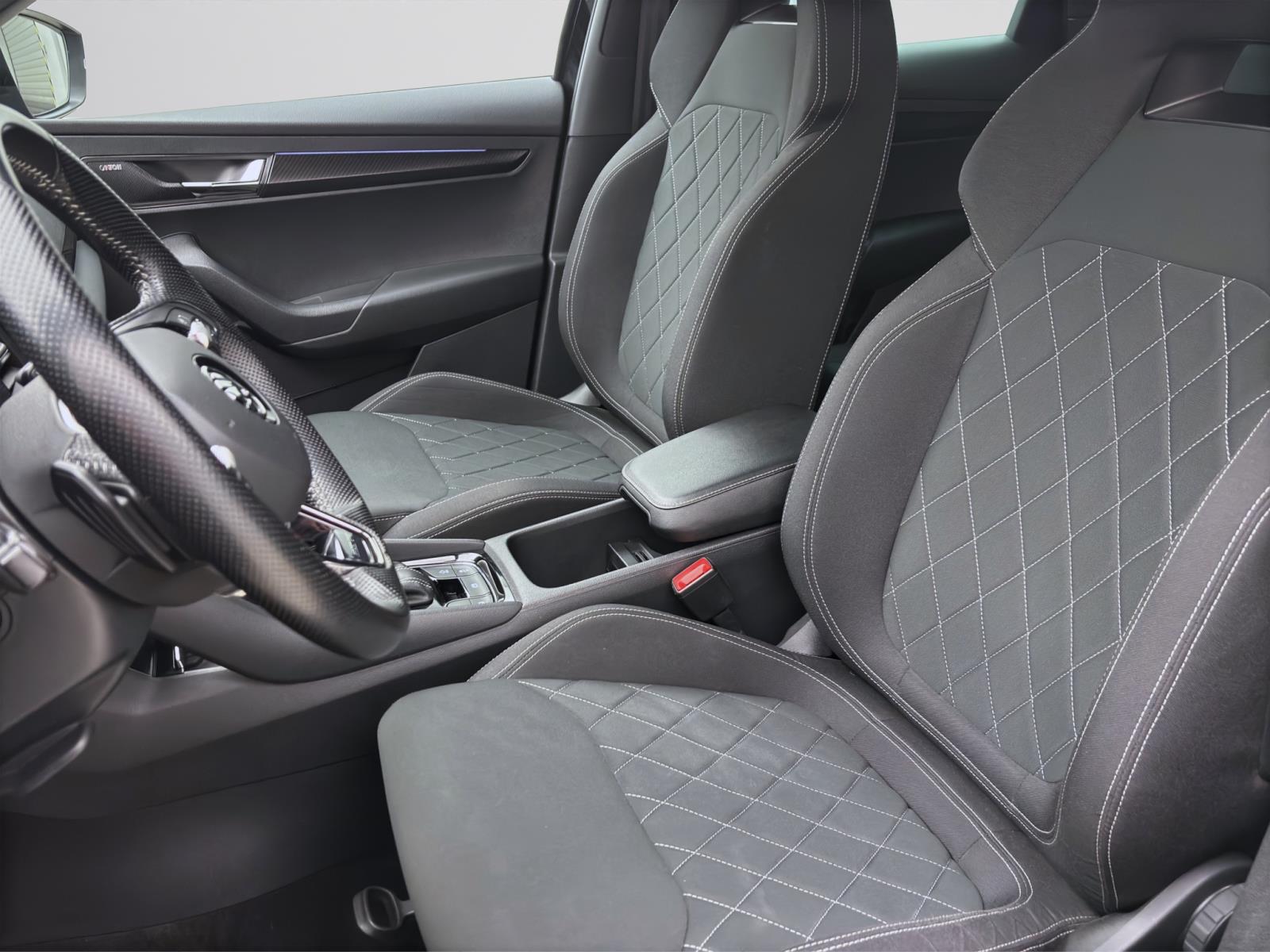 Skoda Karoq 2.0 TDI DSG 4x4 SPORTLINE STDHZG AHK NAVI KAMERA
