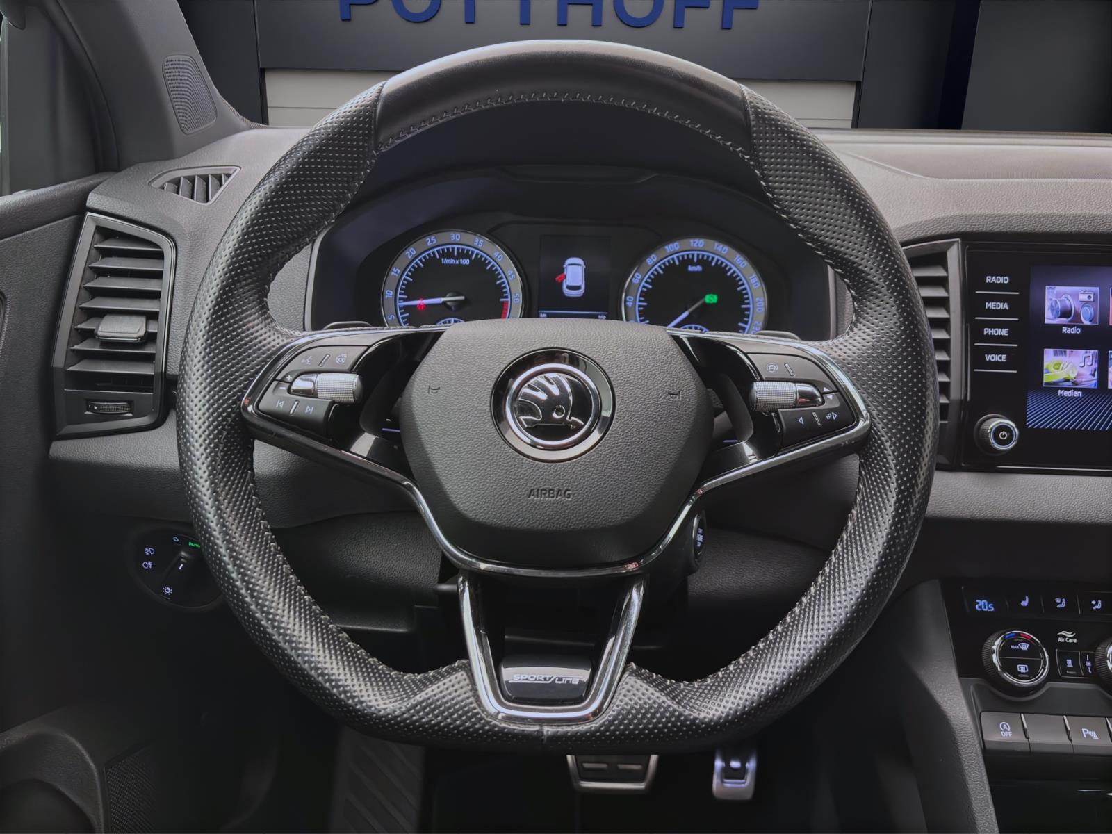 Skoda Karoq 2.0 TDI DSG 4x4 SPORTLINE STDHZG AHK NAVI KAMERA