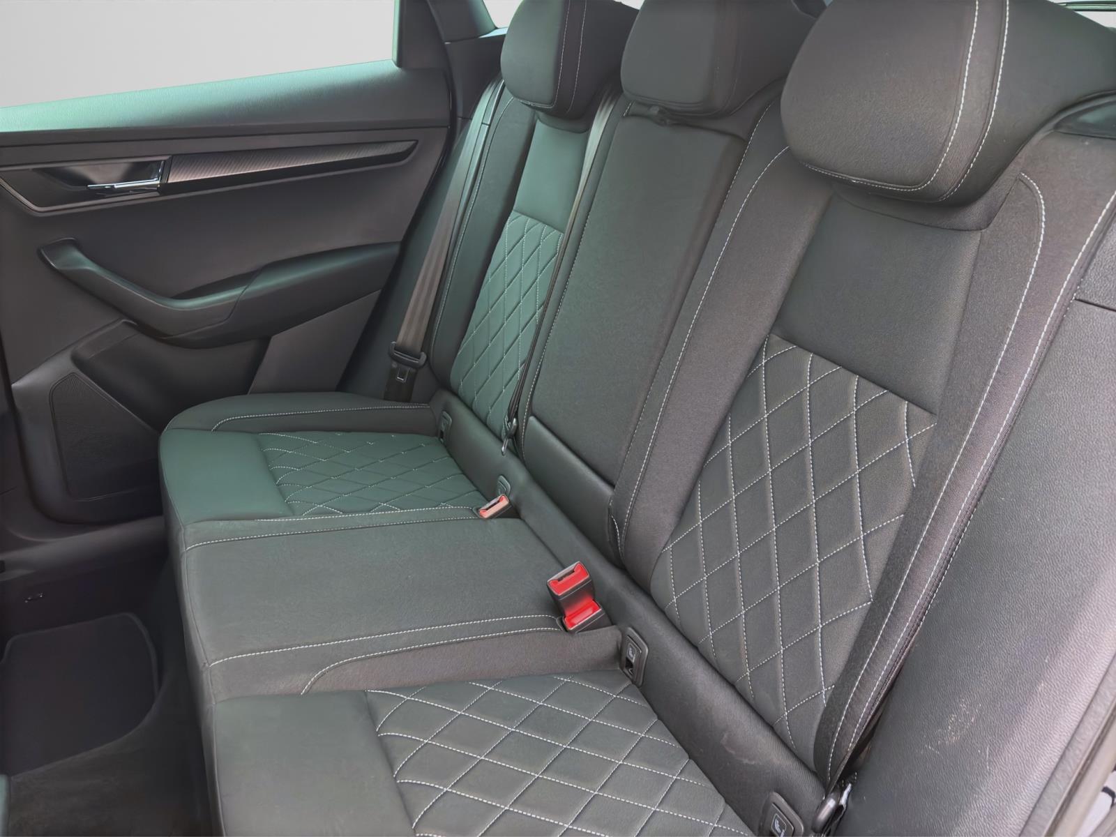 Skoda Karoq 2.0 TDI DSG 4x4 SPORTLINE STDHZG AHK NAVI KAMERA