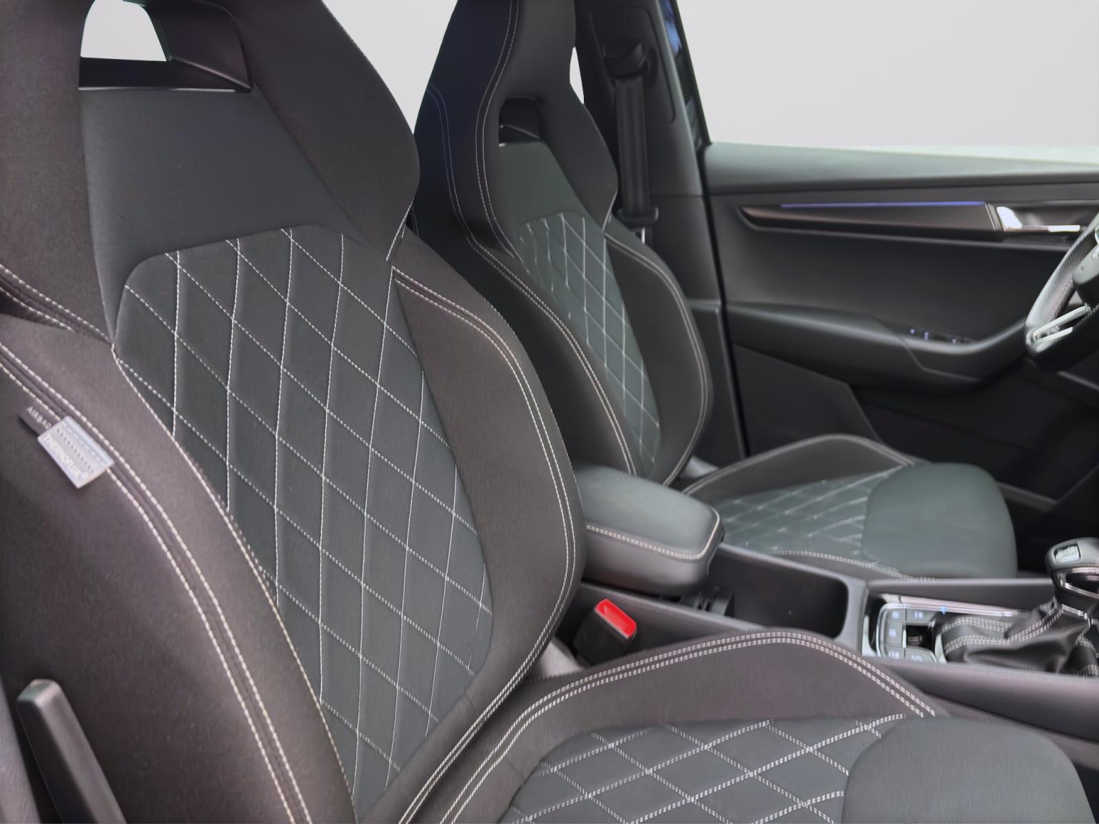 Skoda Karoq 2.0 TDI DSG 4x4 SPORTLINE STDHZG AHK NAVI KAMERA