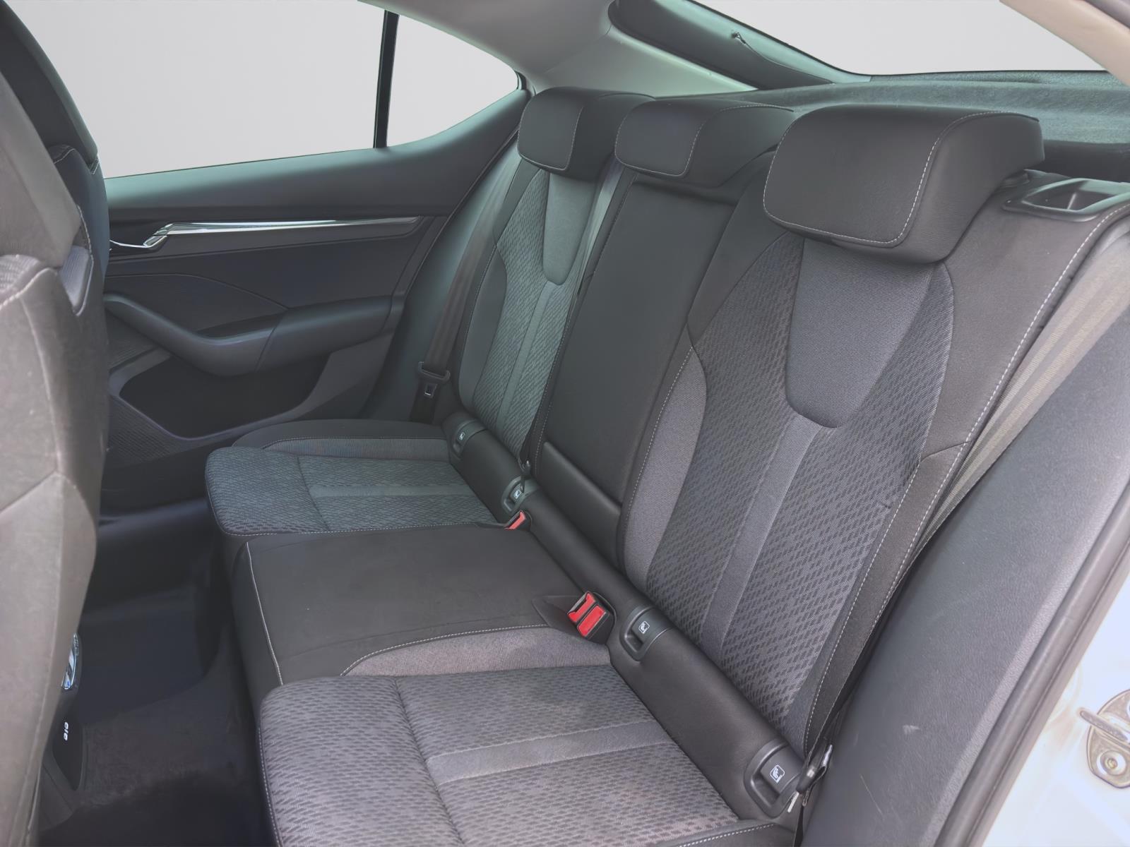Skoda Octavia 2.0 TDI STYLE NAVI LED PDC SITZHZG