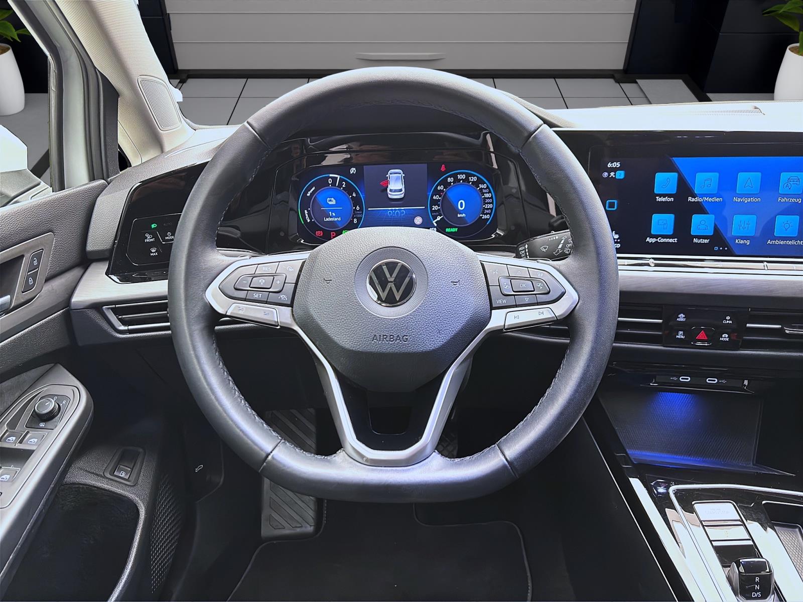 Volkswagen Golf 1.4 eHybrid STYLE NAVI KAMERA SITZHZG PDC