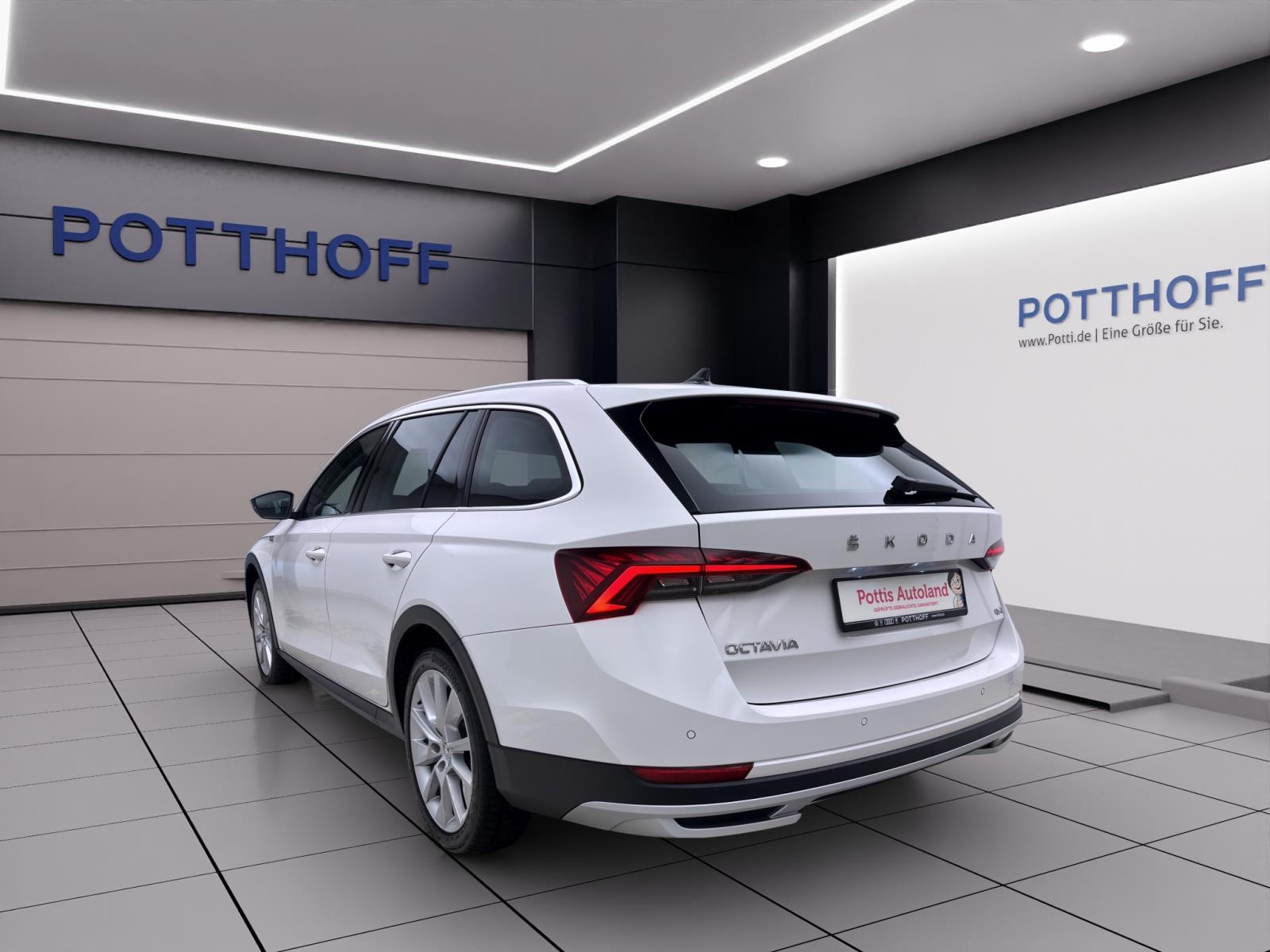 Skoda Octavia Combi 2.0 TDI DSG 4x4 SCOUT NAVI AHK PDC SITZHZG