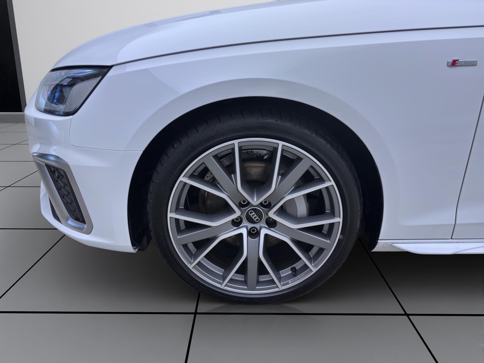 Audi A4 Avant 40 TDI Q S LINE PANO AHK NAVI+ KAMERA