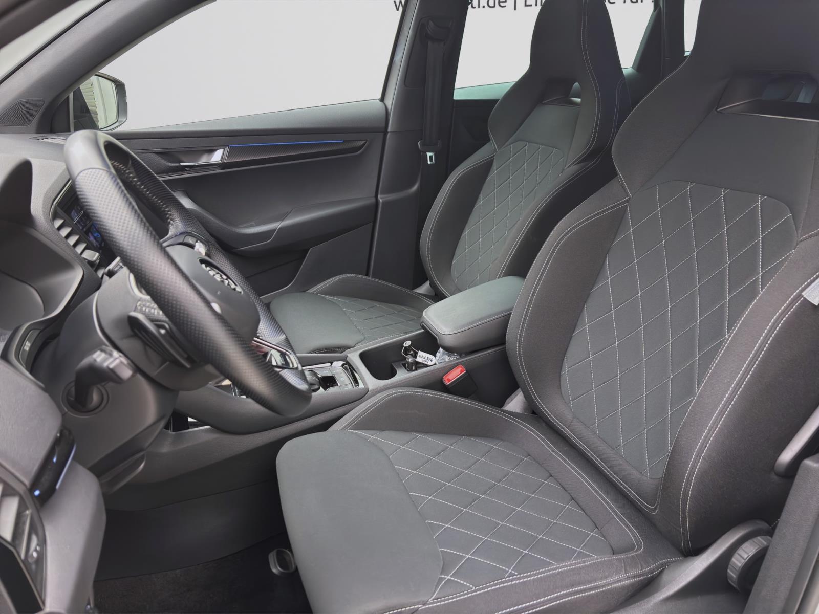 Skoda Karoq 2.0 TDI DSG 4x4 SPORTLINE NAVI PDC LED SITZHZG