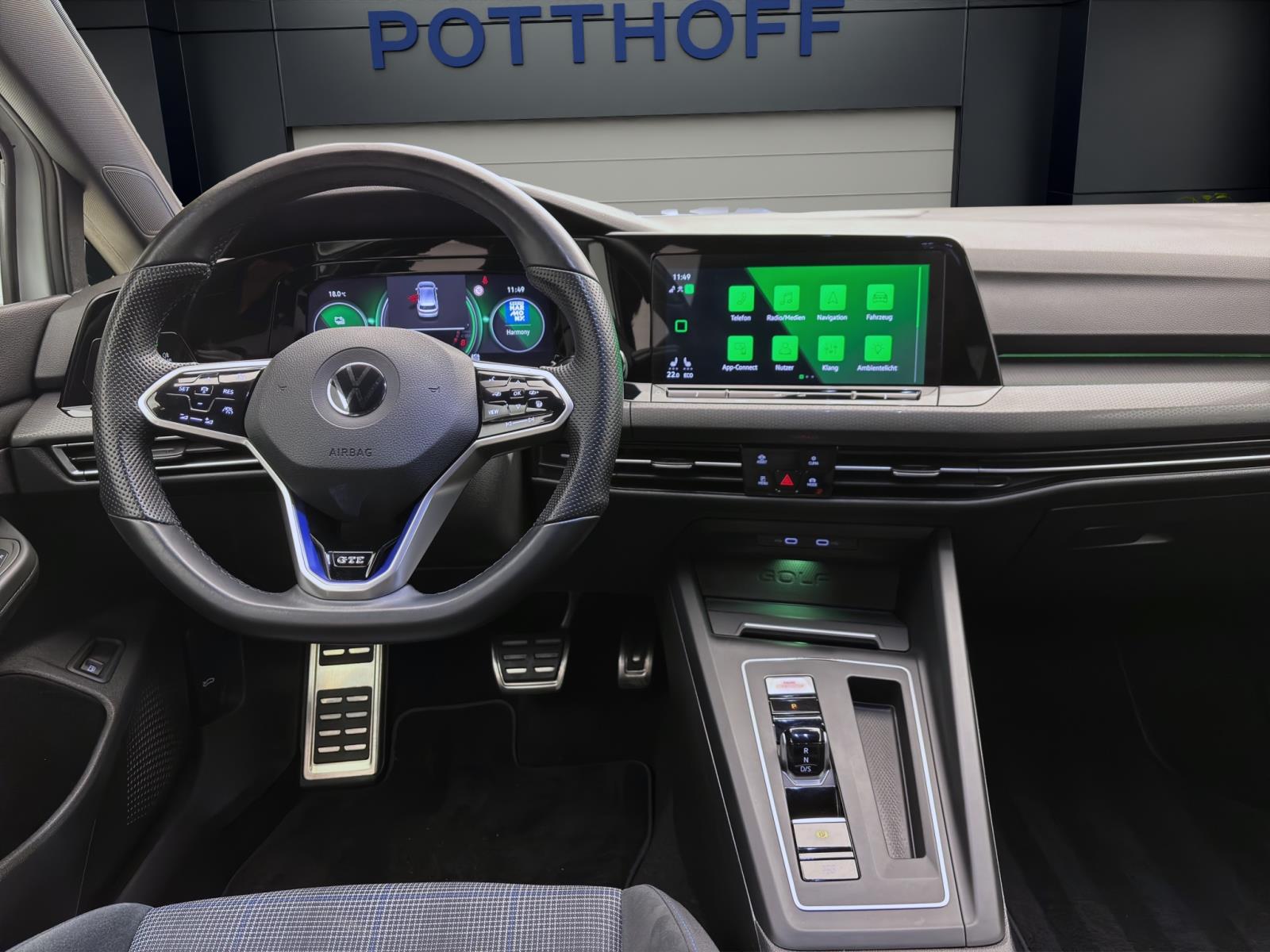 Volkswagen Golf GTE NAVI AHK KAMERA PDC SITZHZG