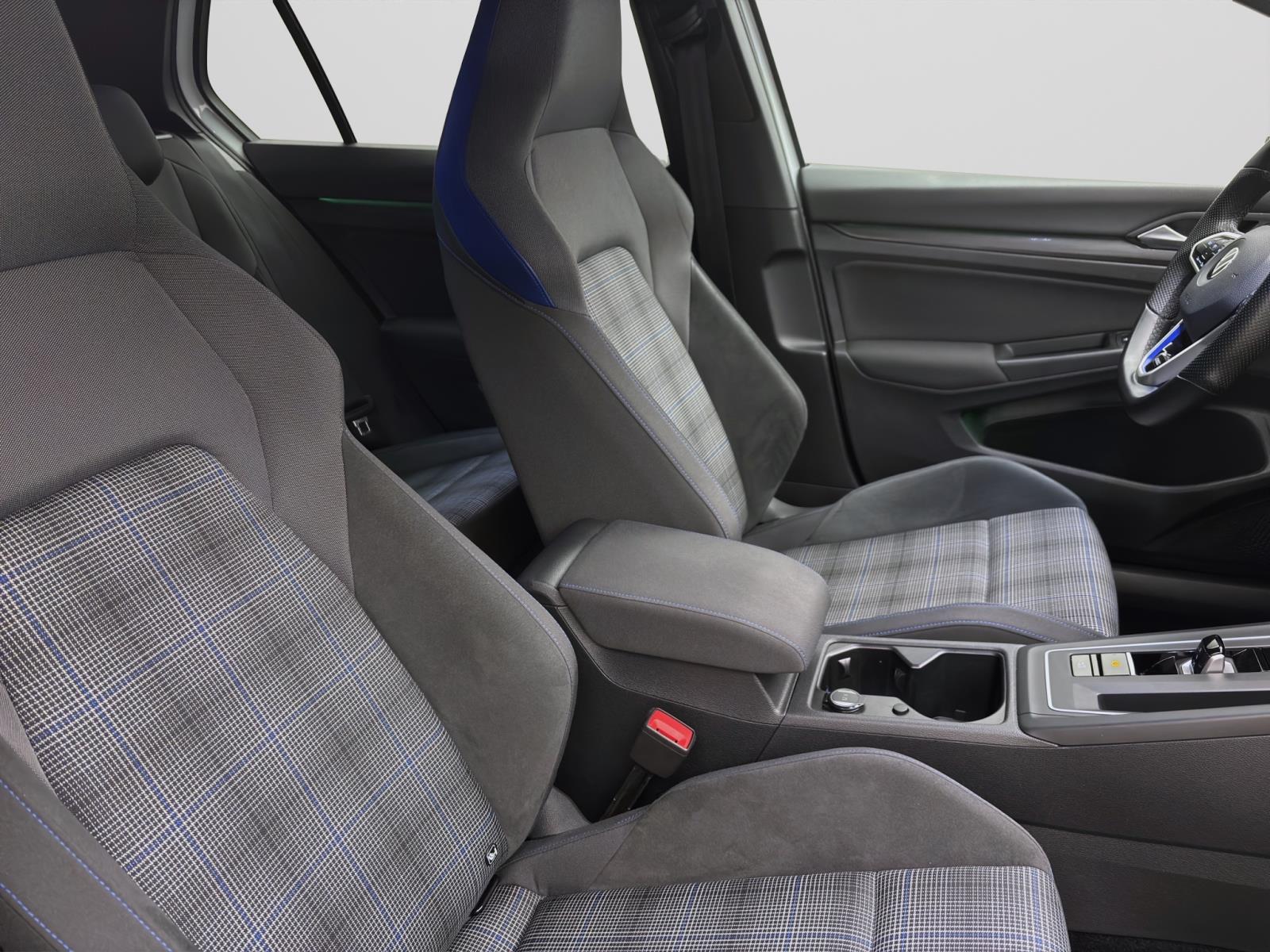 Volkswagen Golf GTE NAVI AHK KAMERA PDC SITZHZG