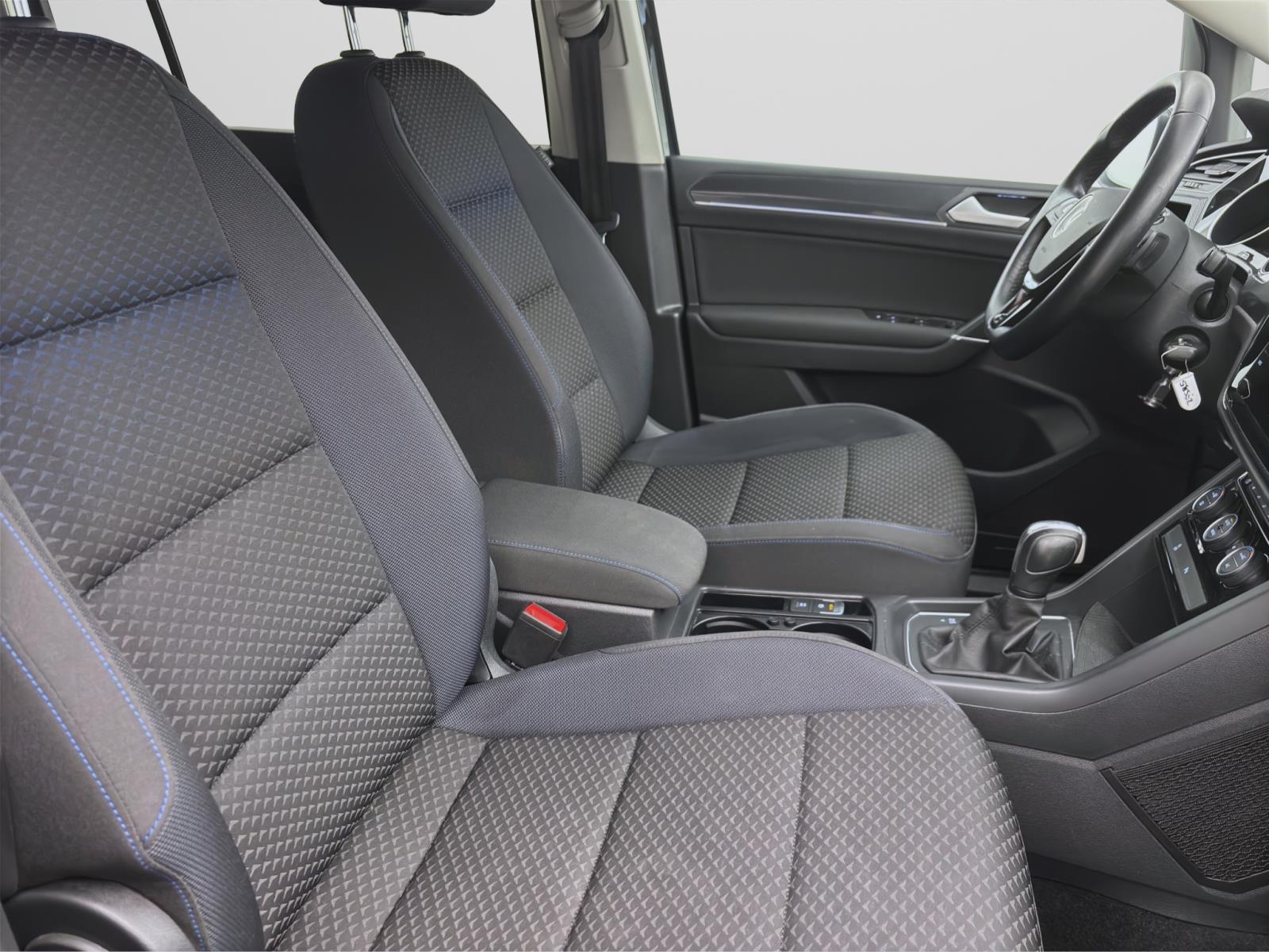 Volkswagen Touran 2.0 TDI DSG UNITED STDHZG NAVI KAMERA PDC
