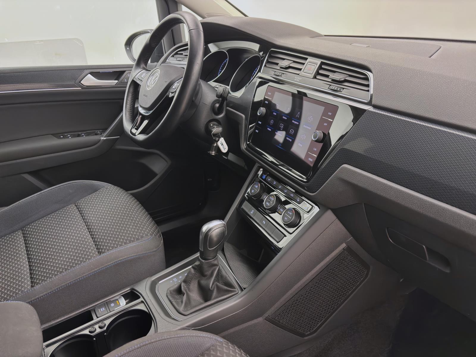 Volkswagen Touran 2.0 TDI DSG UNITED STDHZG NAVI KAMERA PDC