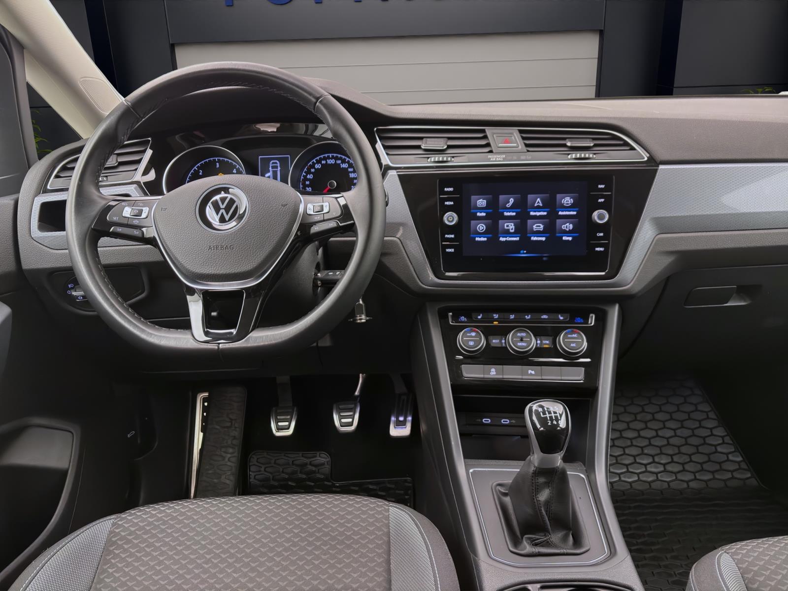 Volkswagen Touran 2.0 TDI ACTIVE NAVI KLIMA PDC LM16