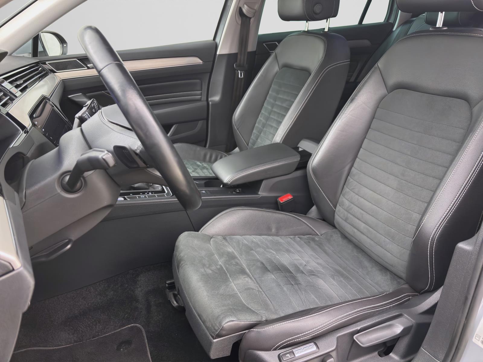 Volkswagen Passat Variant 2.0 TDI DSG ELEGANCE HuD AHK NAVI KAMERA