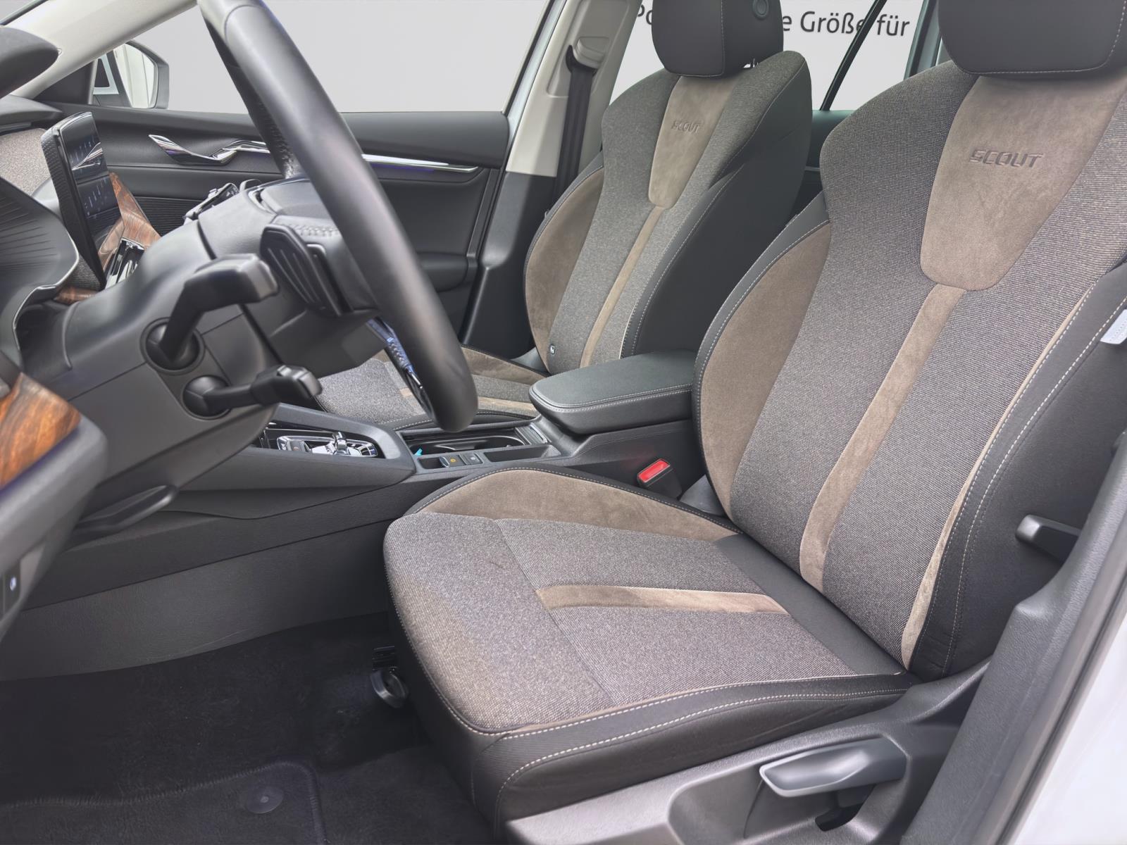 Skoda Octavia Combi 2.0 TDI DSG 4x4 SCOUT NAVI MATRIX ACC PANO
