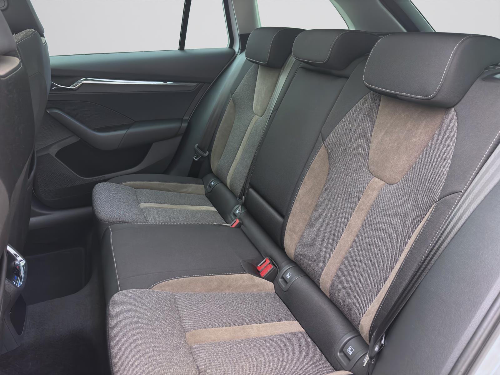 Skoda Octavia Combi 2.0 TDI DSG 4x4 SCOUT NAVI MATRIX ACC PANO